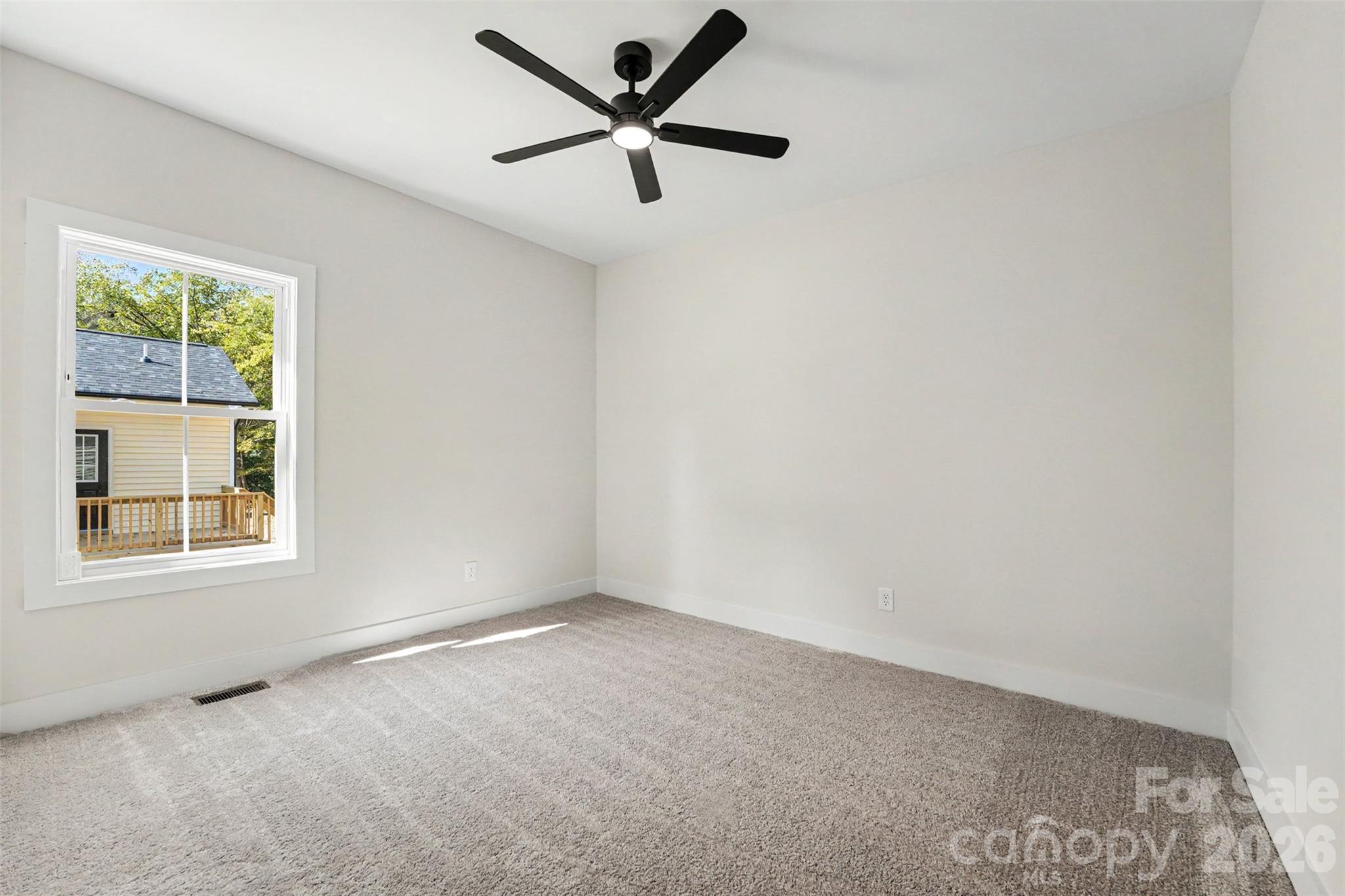 902 W 8th Street Property Photo 14