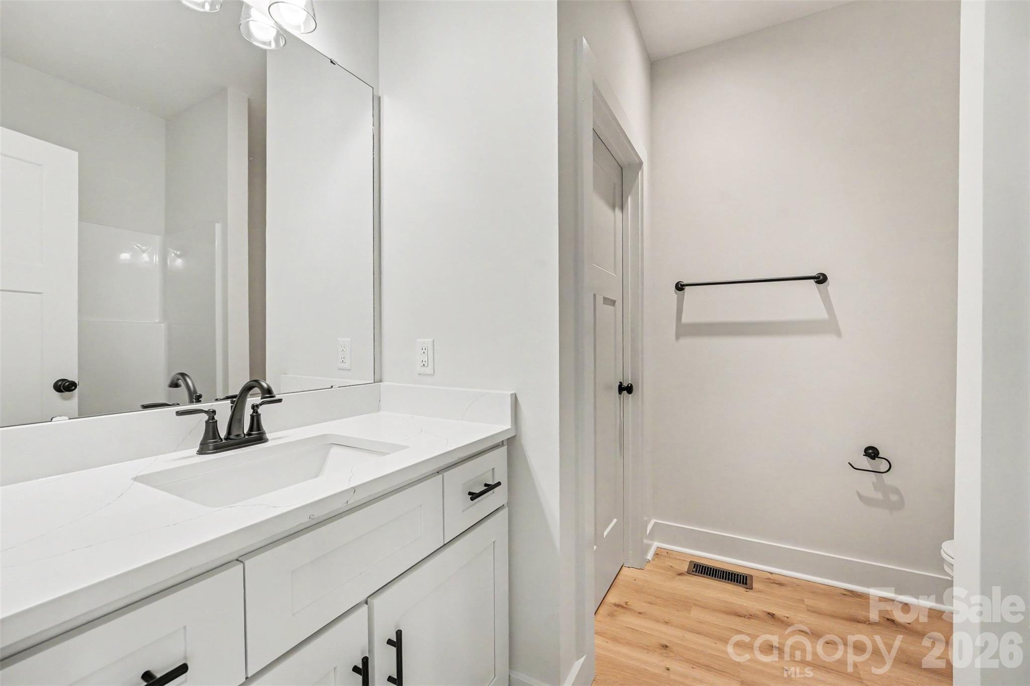 902 W 8th Street Property Photo 16