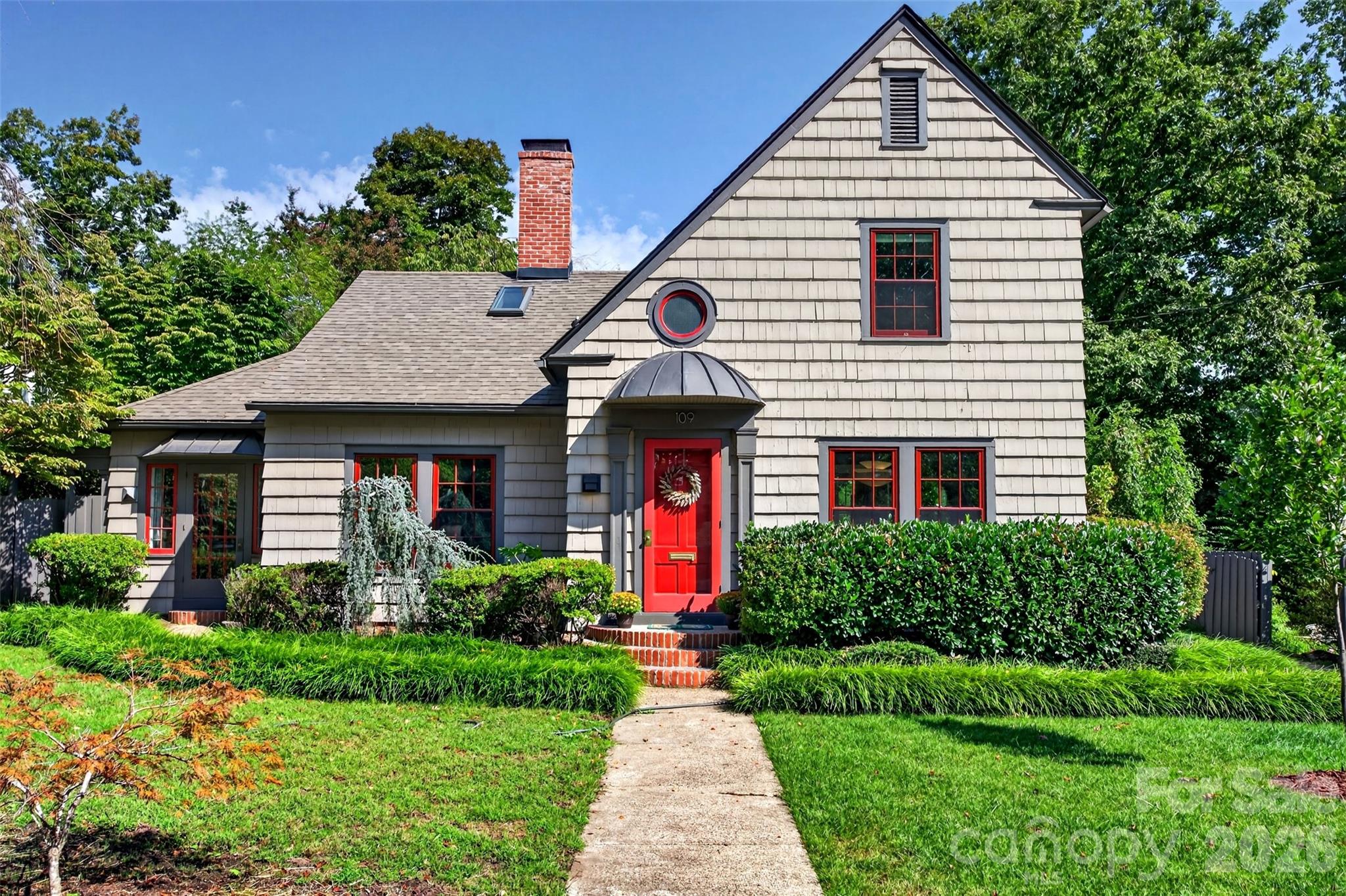 109 1st Street Property Photo 1