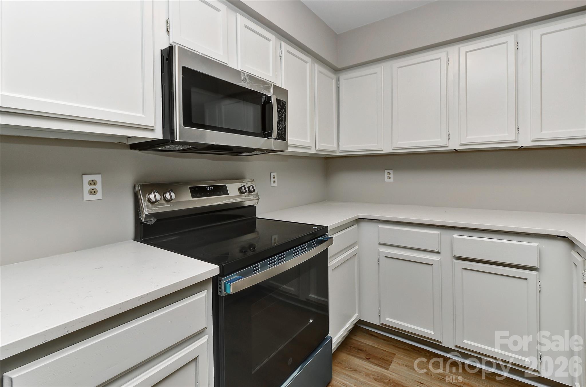 1023 Cranberry Circle Property Photo 8