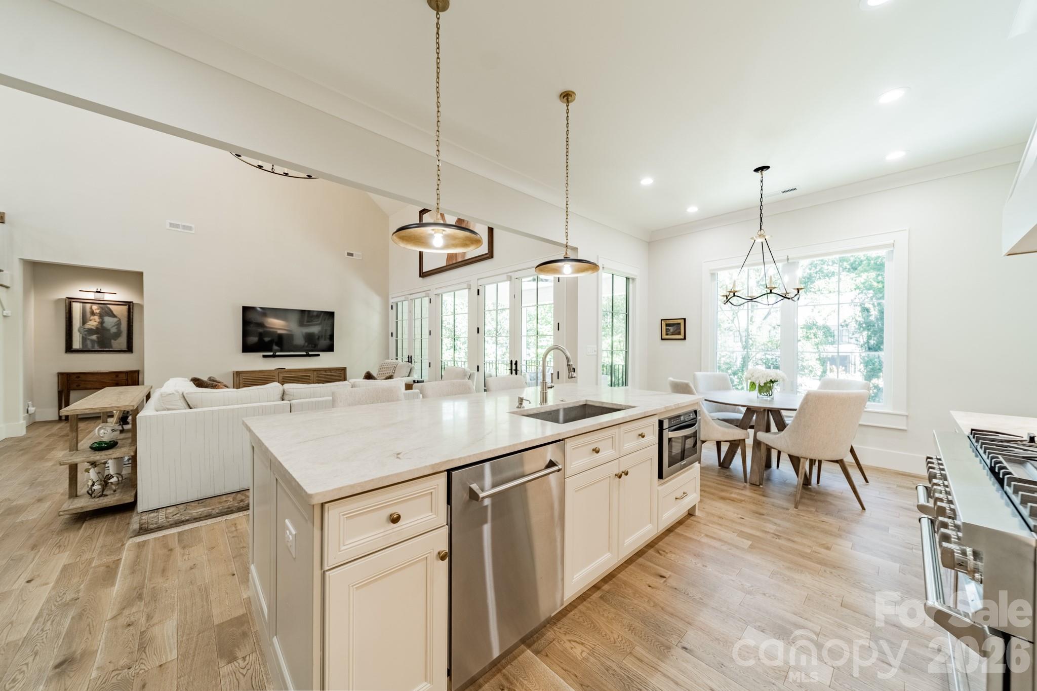 3319 Gresham Place Property Photo 8