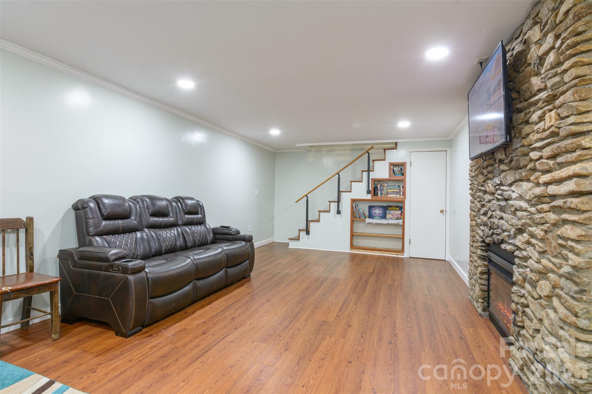609 Old Mars Hill Highway Property Photo 15