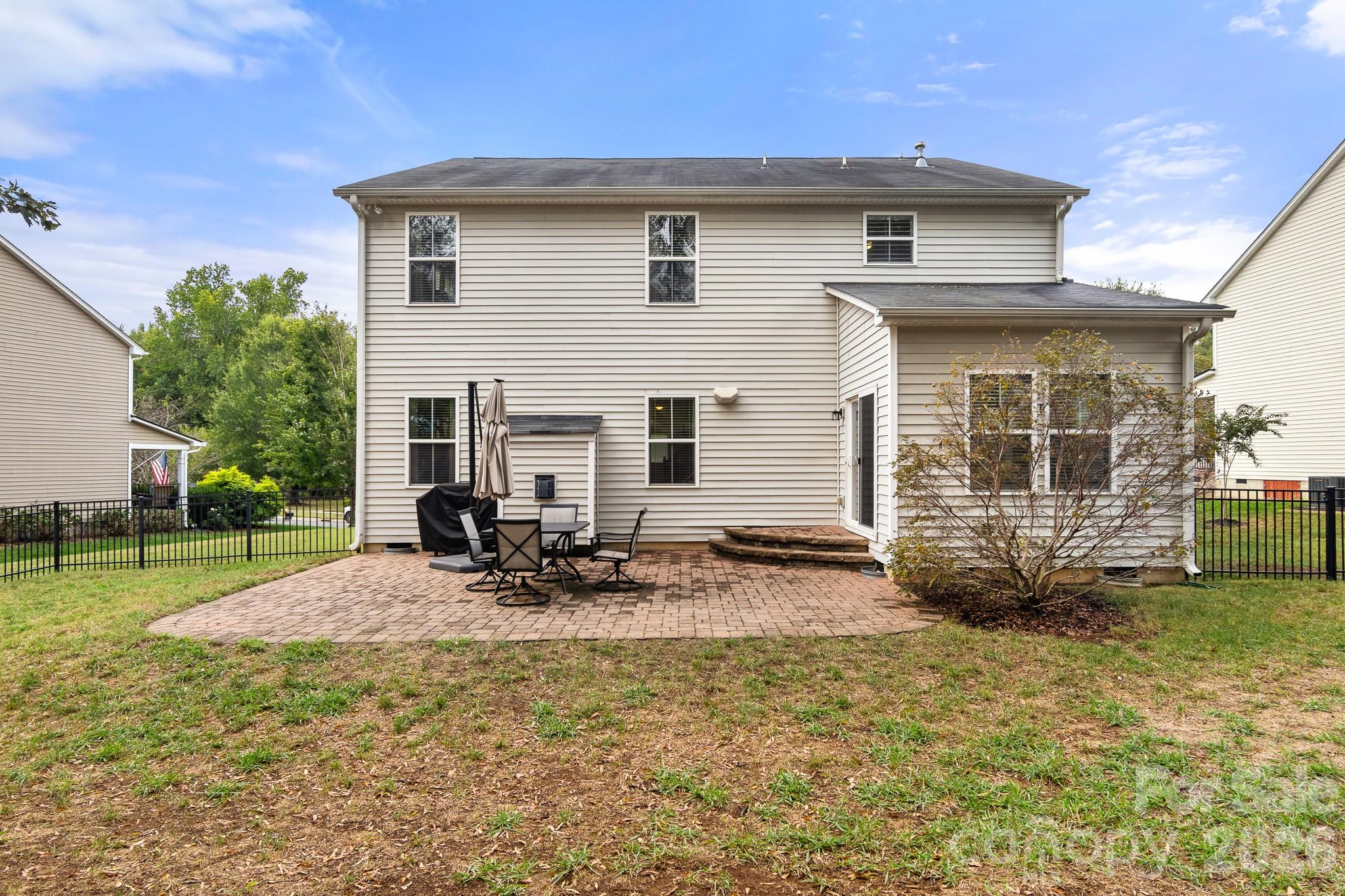 338 Lorraine Road Property Photo 4