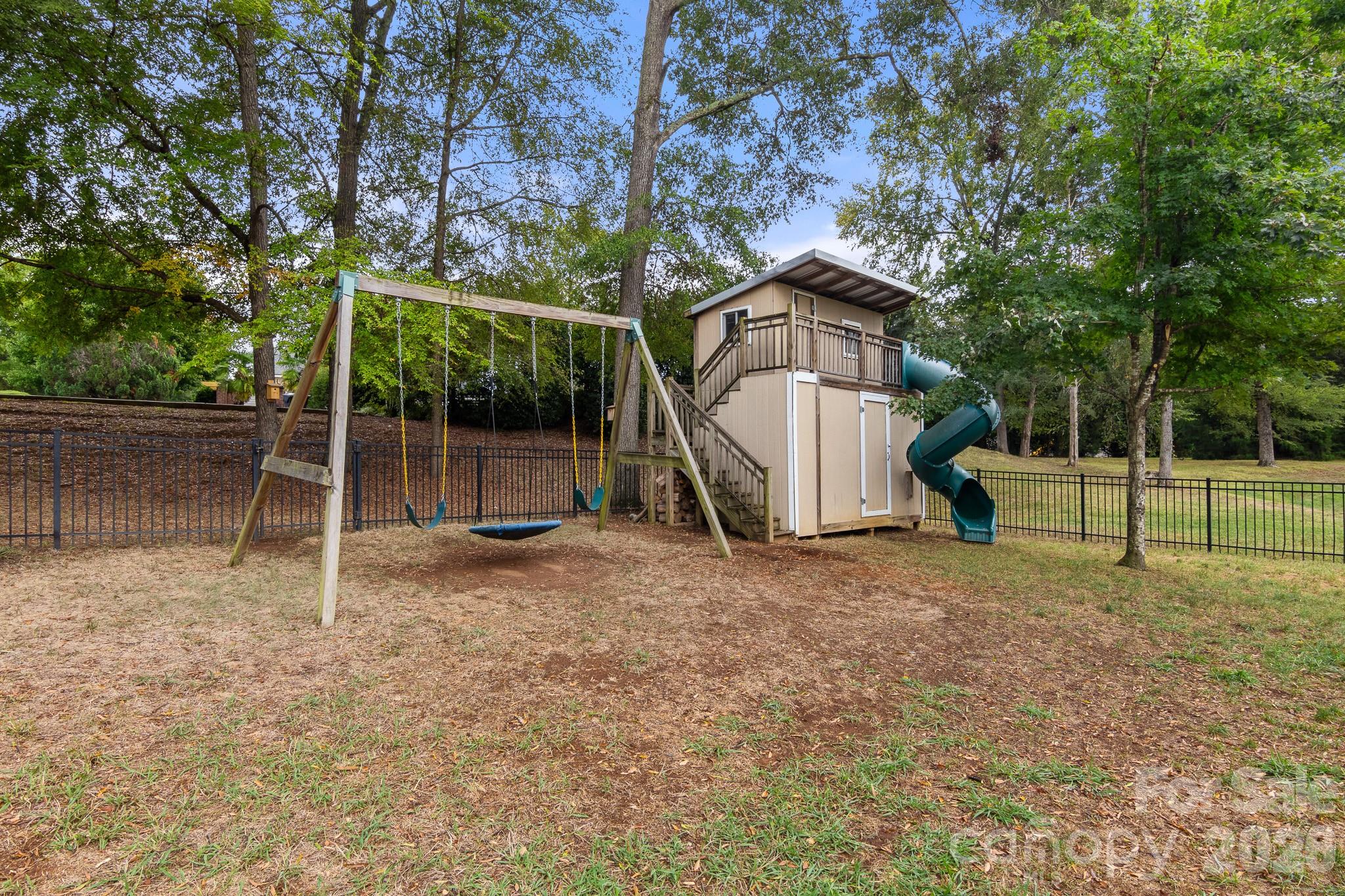338 Lorraine Road Property Photo 6