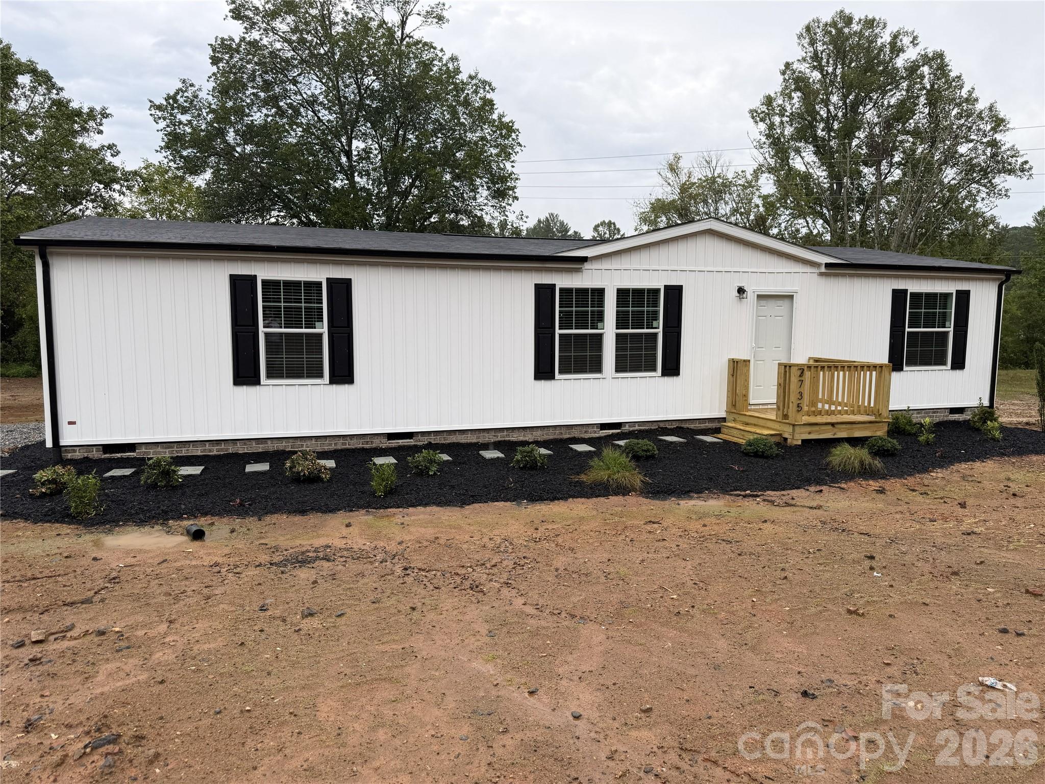 2735 Piney Road Property Photo 1