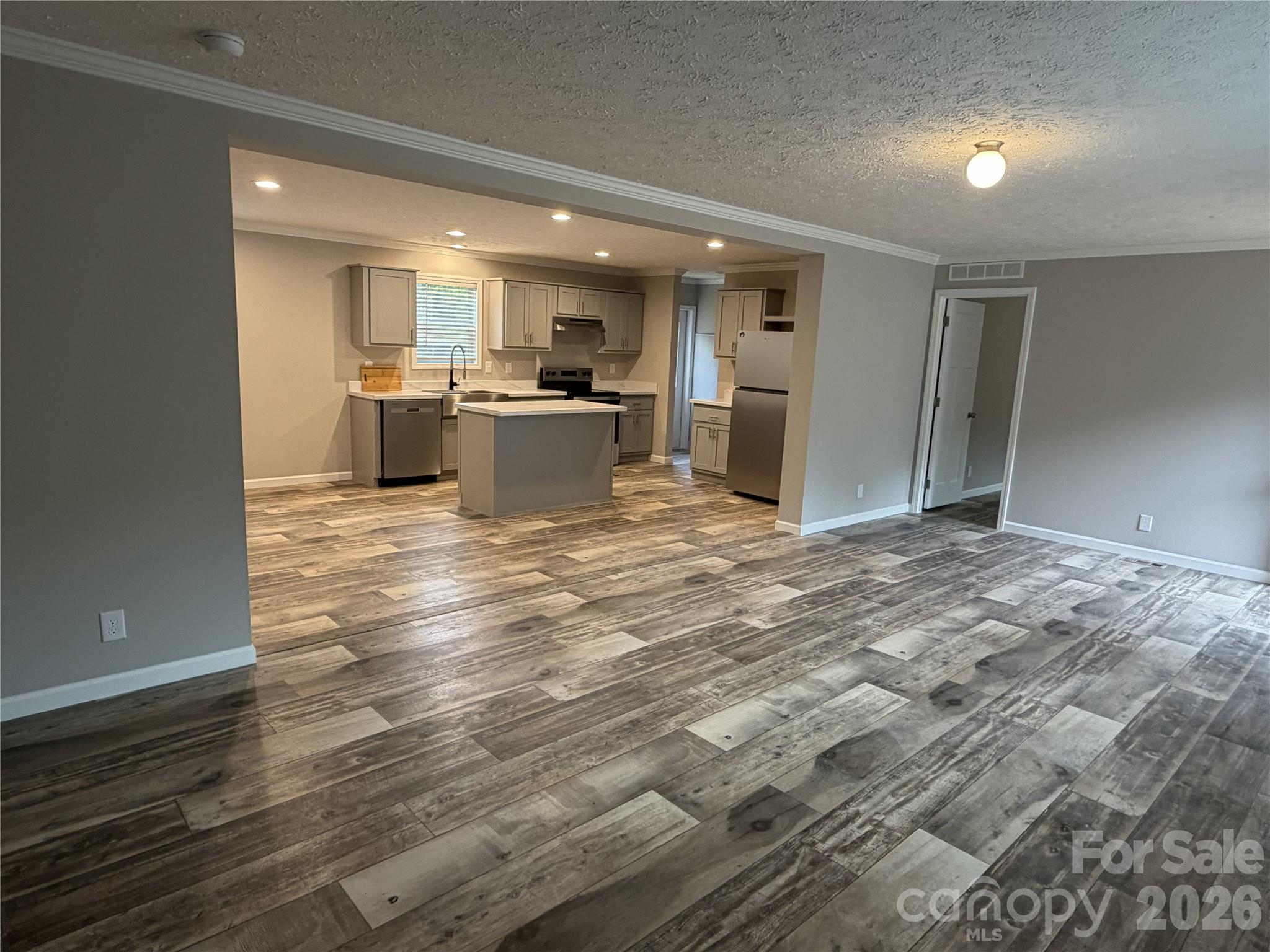 2735 Piney Road Property Photo 9