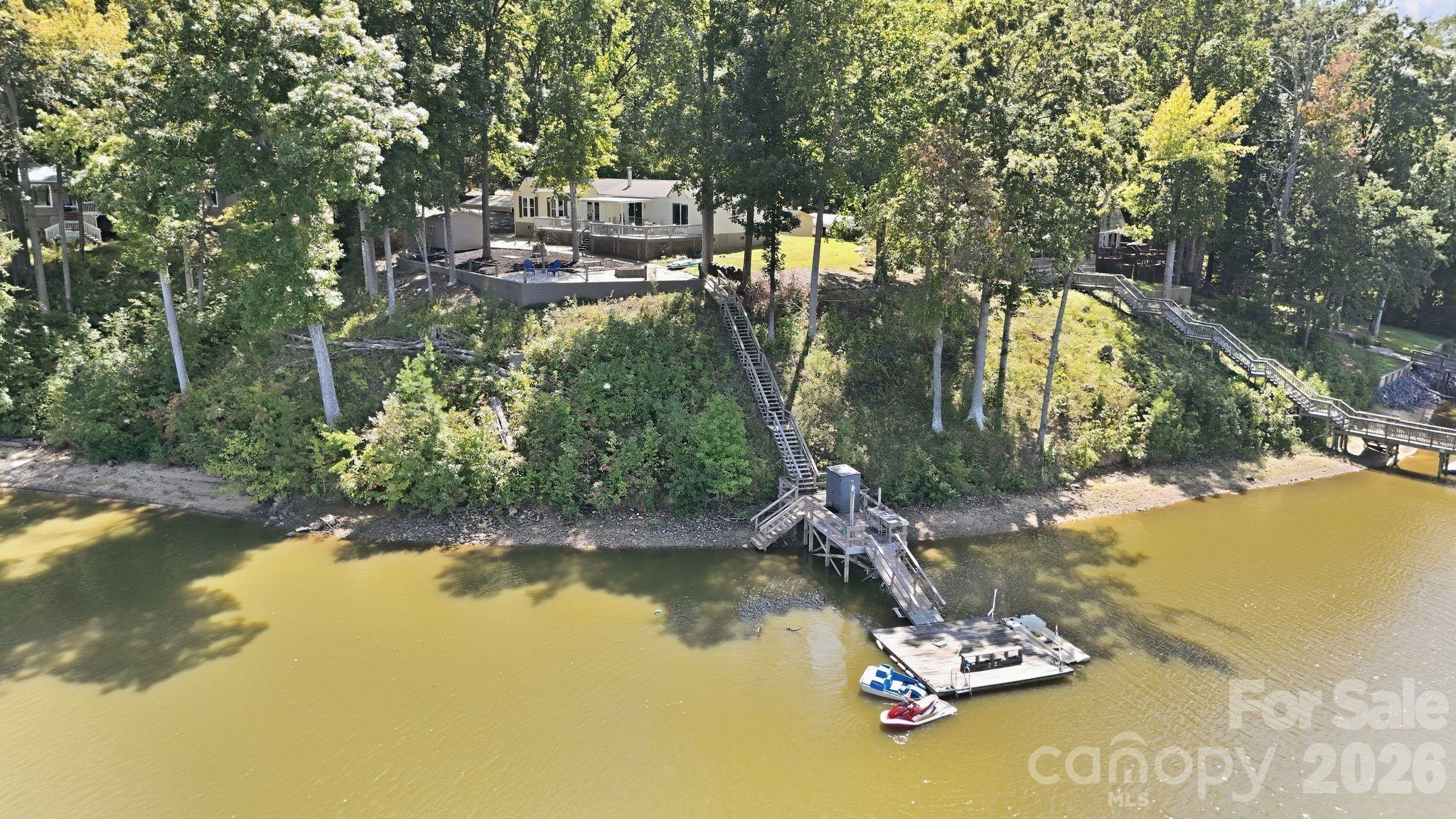 380 Lake Landing Drive Property Photo 1