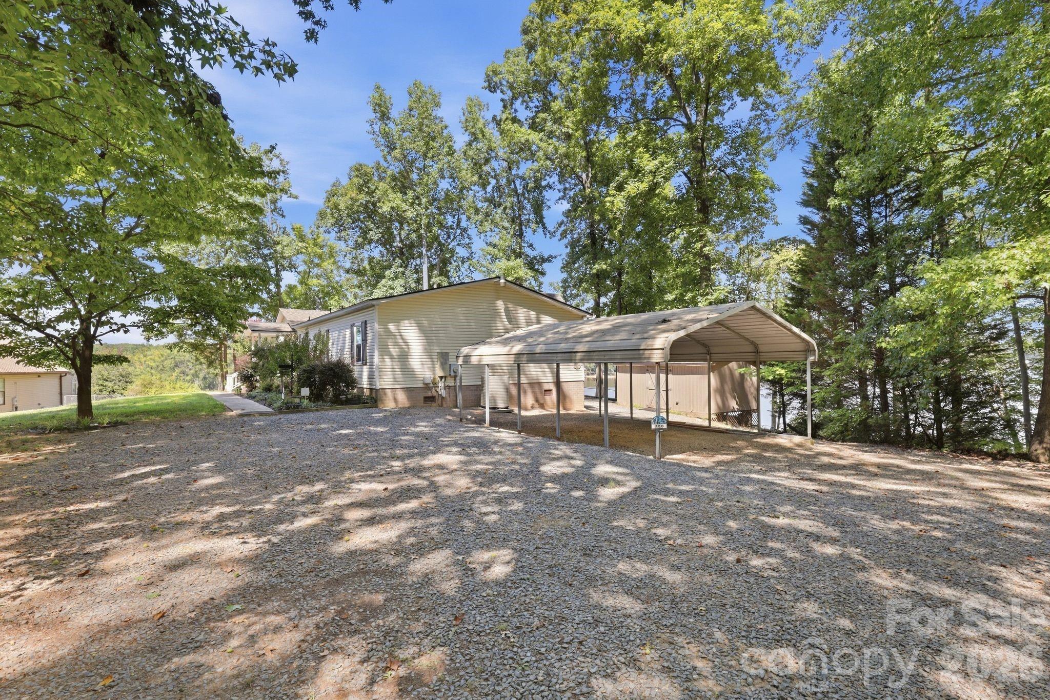 380 Lake Landing Drive Property Photo 6
