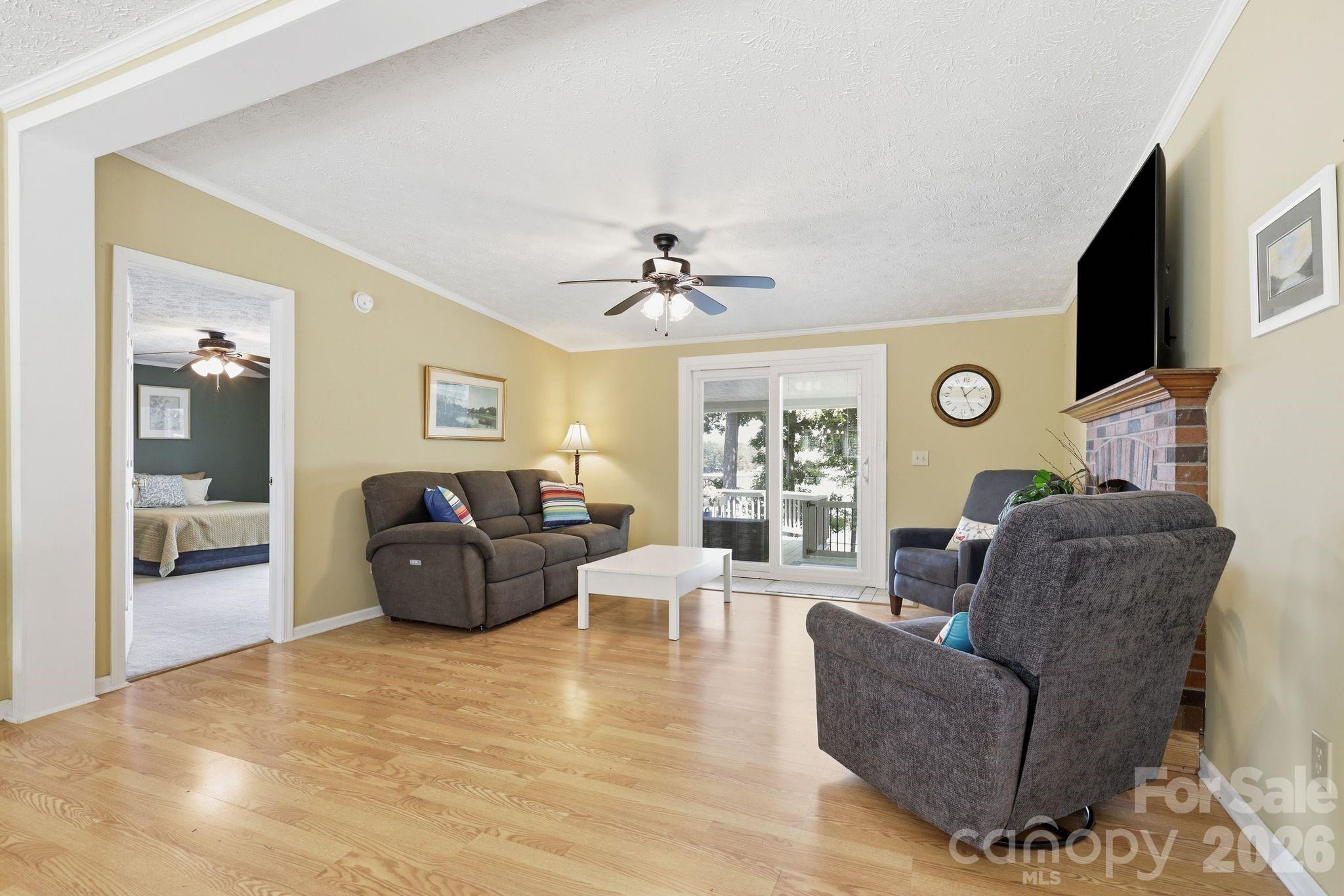380 Lake Landing Drive Property Photo 9