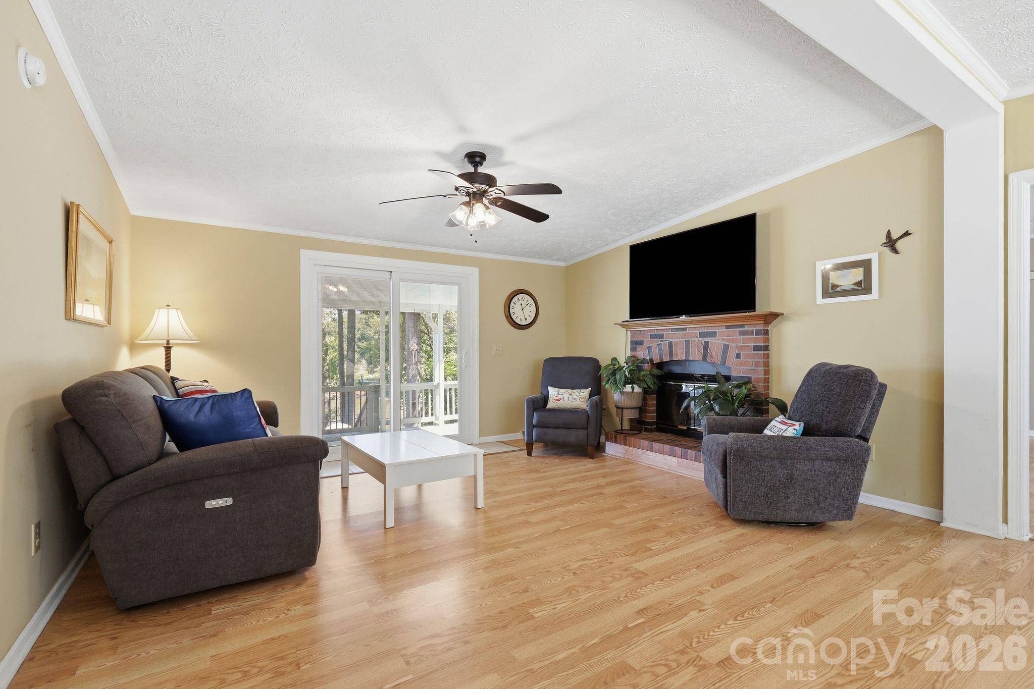 380 Lake Landing Drive Property Photo 10