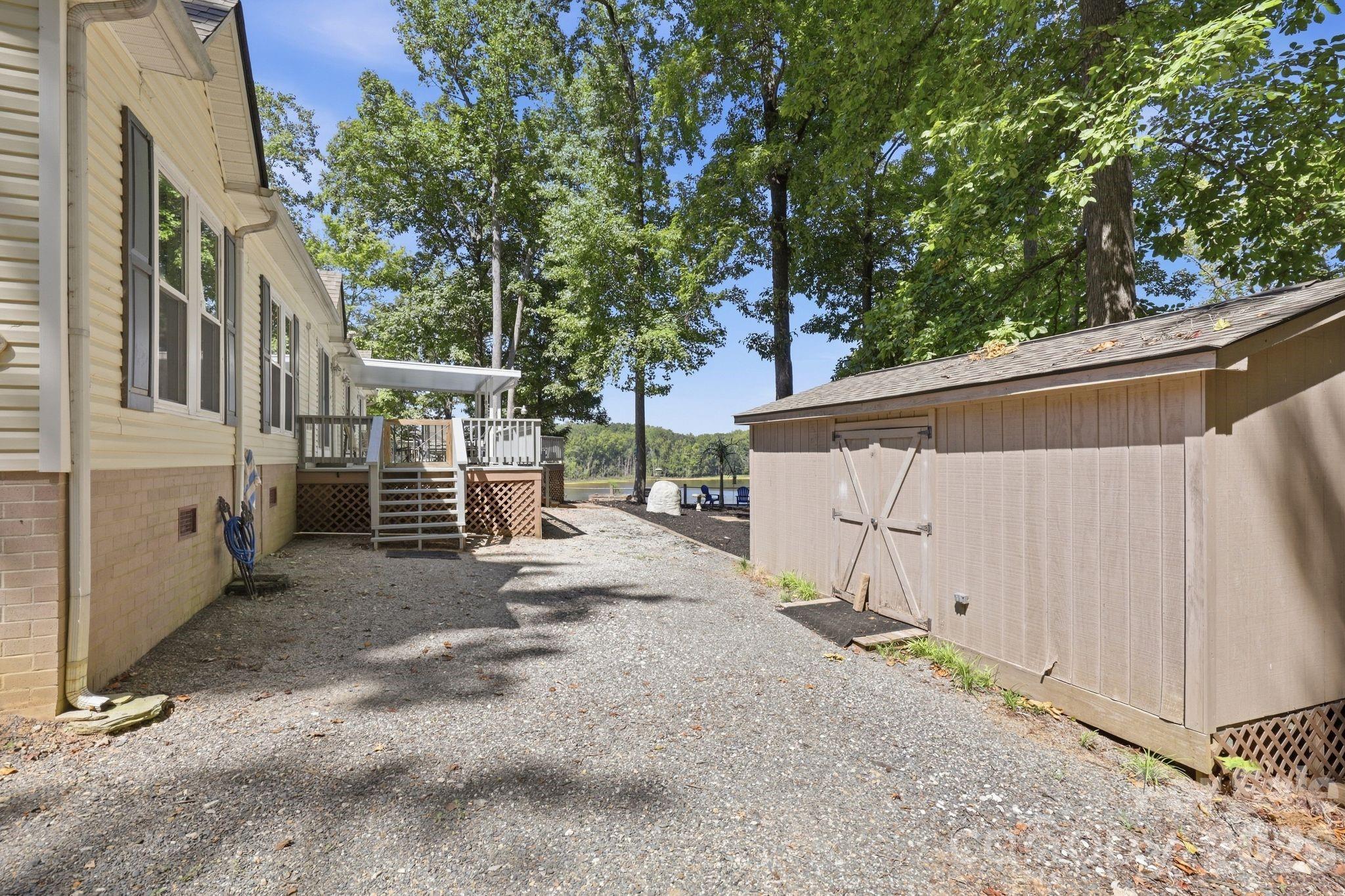 380 Lake Landing Drive Property Photo 30