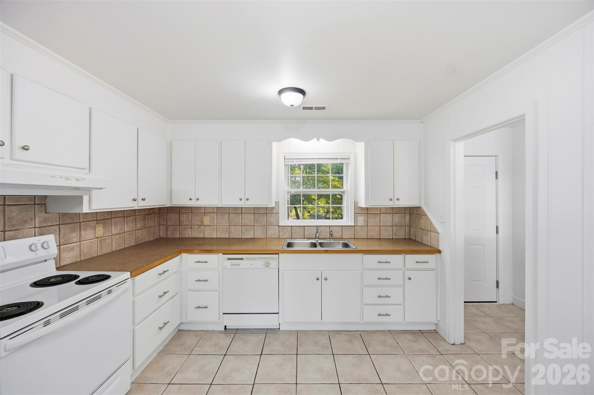 4700 Woodway Place Property Photo 8