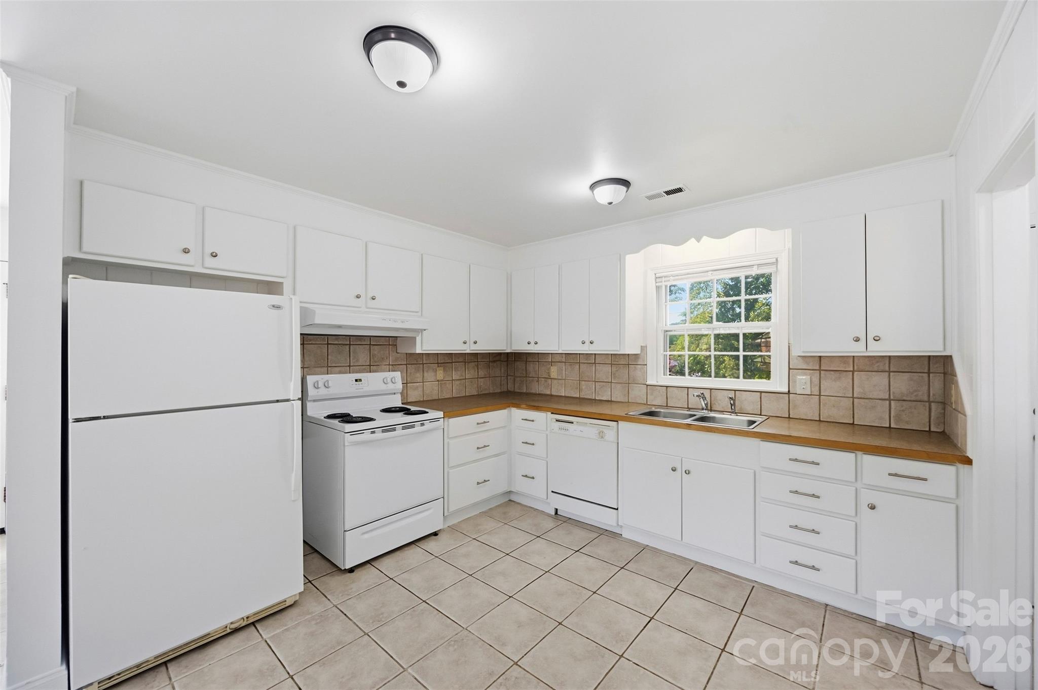 4700 Woodway Place Property Photo 9