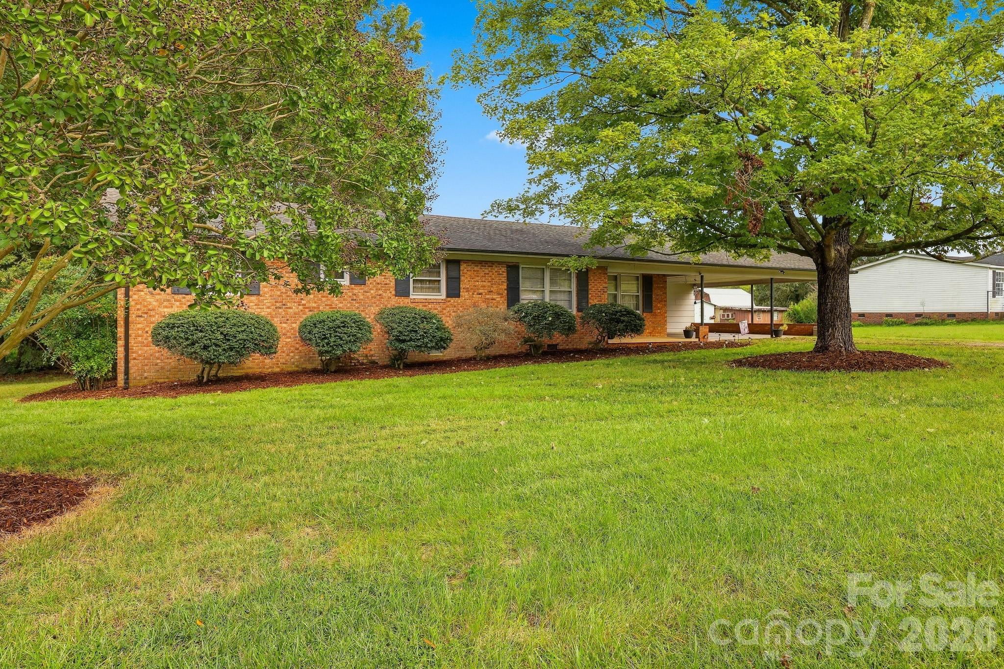 164 Davidson Court Property Photo 2