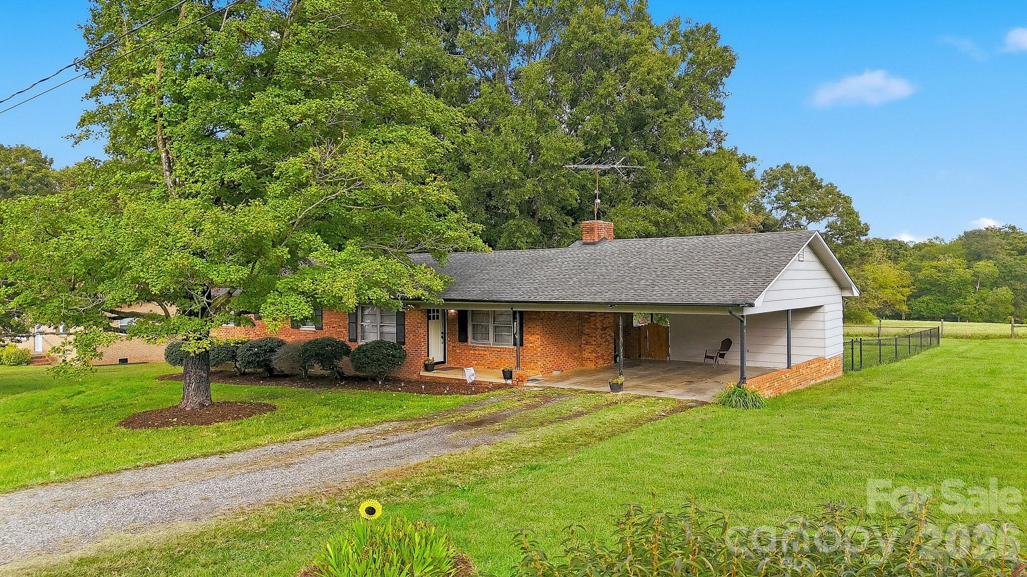 164 Davidson Court Property Photo 5