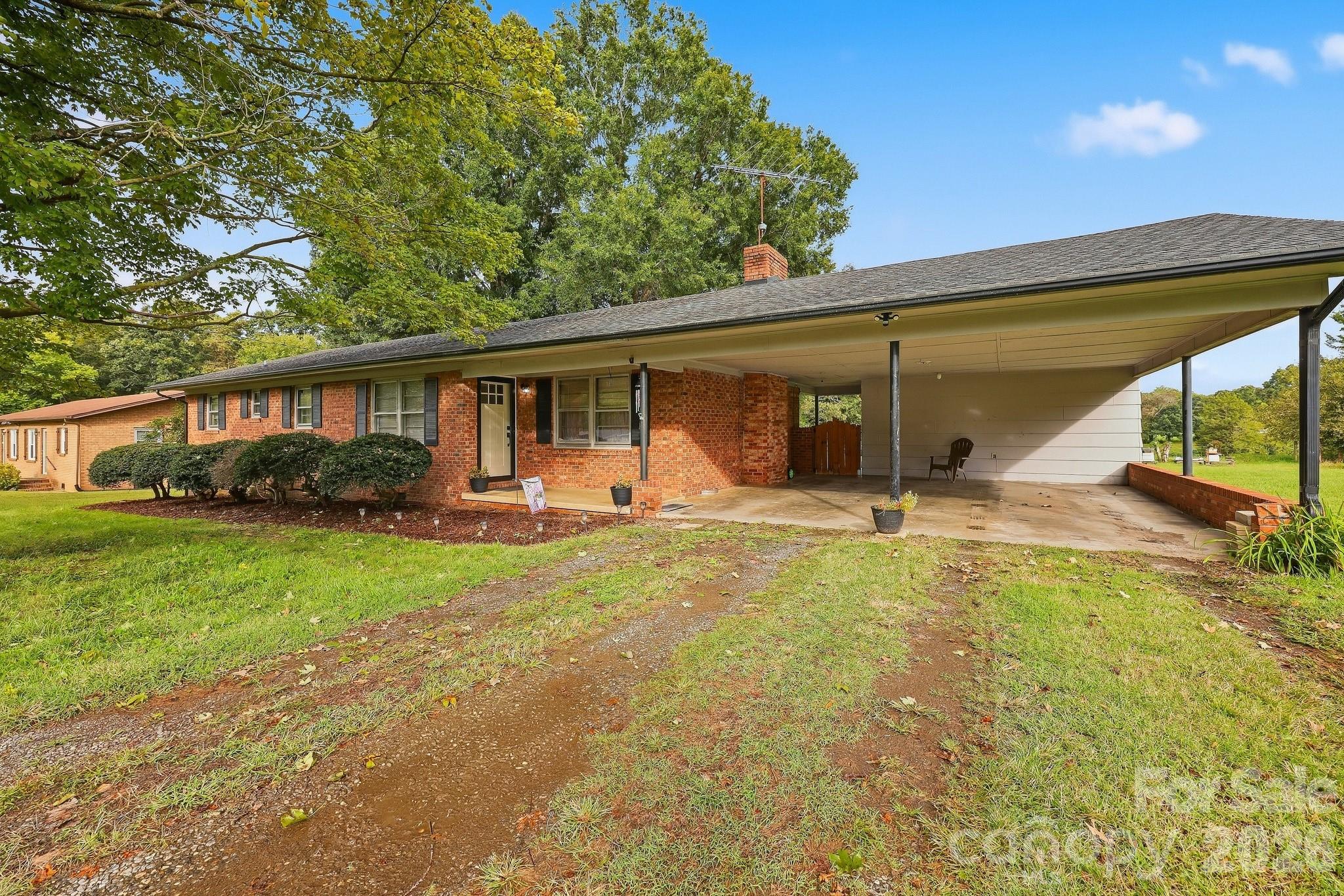 164 Davidson Court Property Photo 6