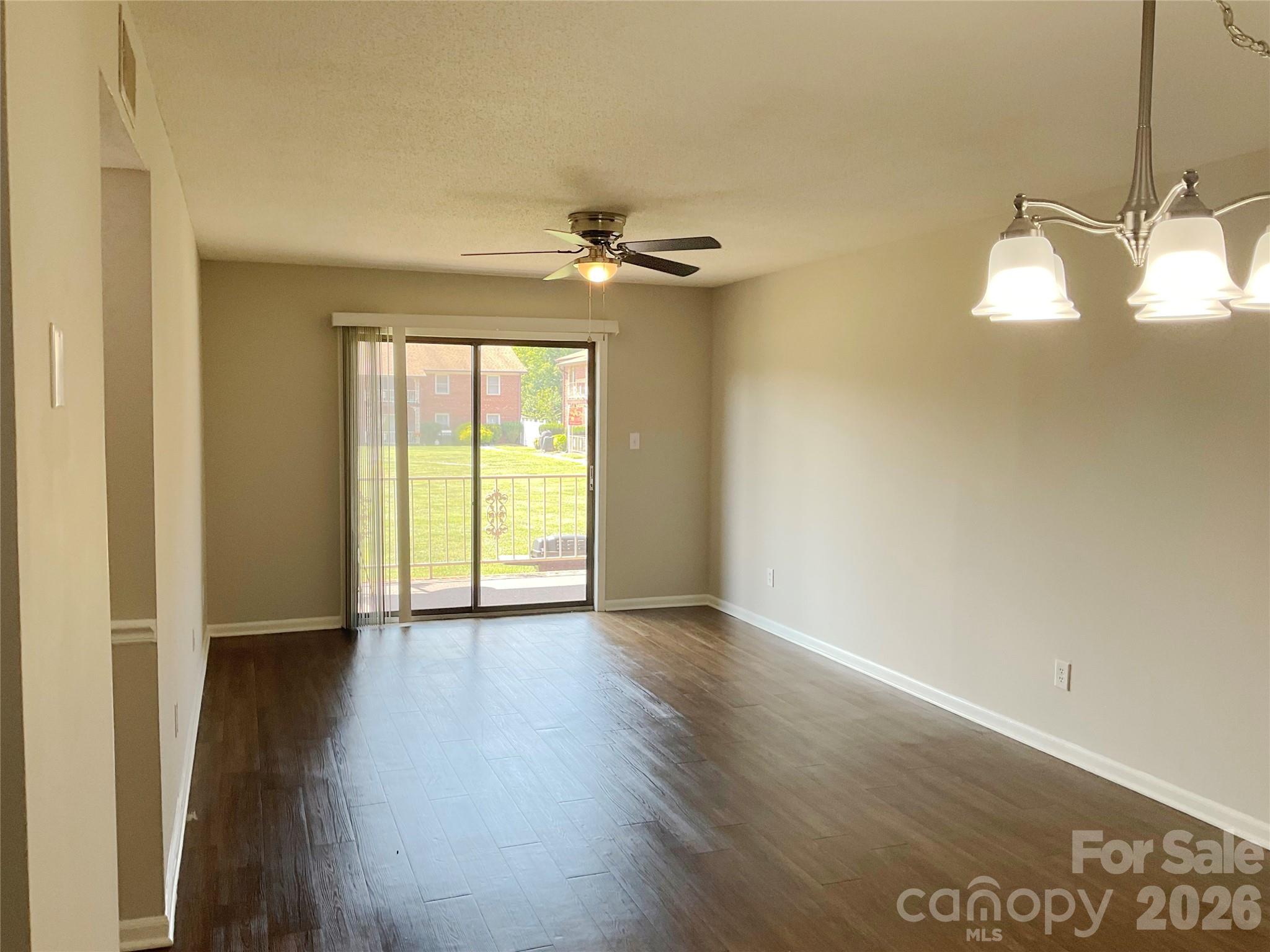 2116 S Main Street Property Photo 7