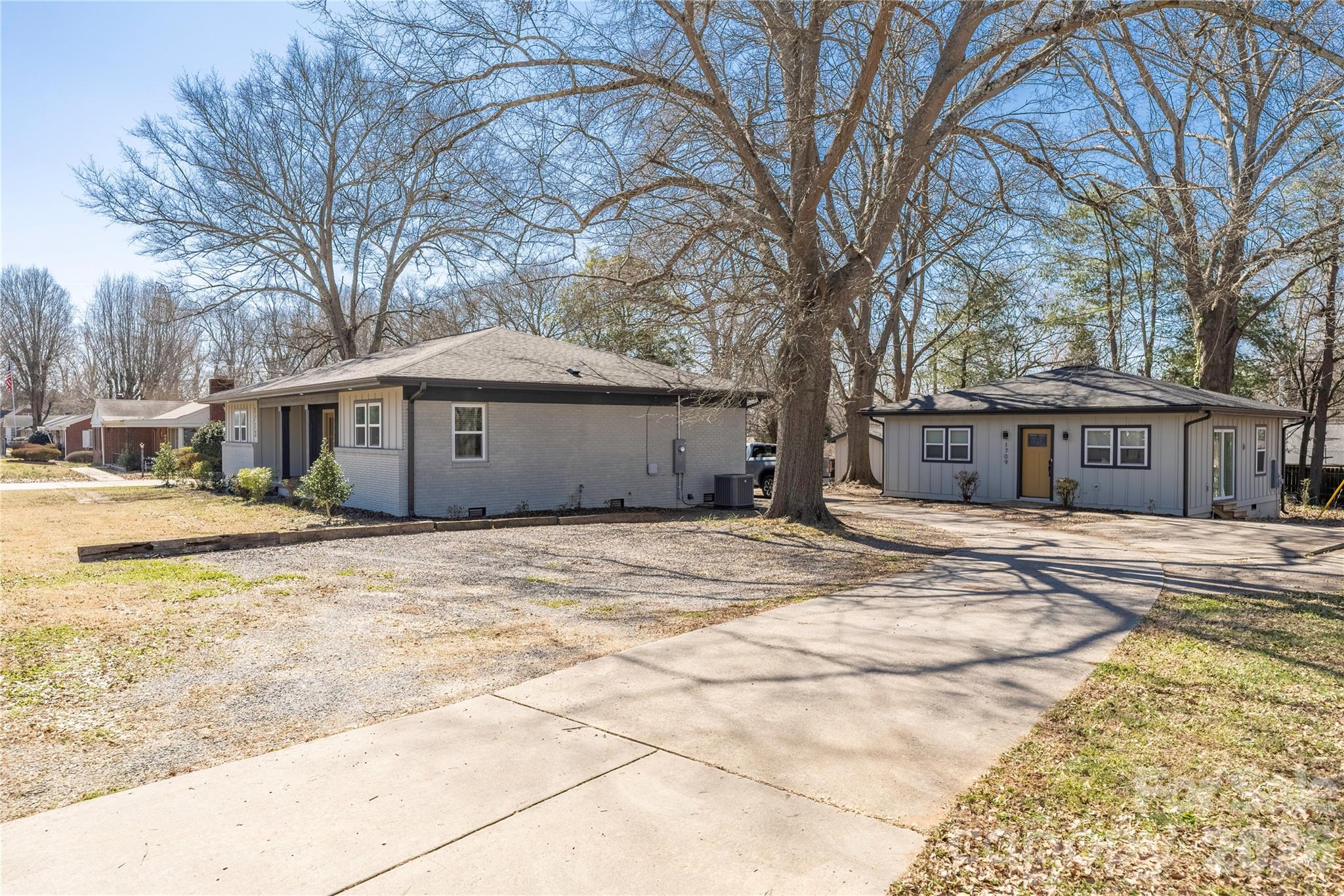 1713 Davis Park Road Property Photo 5