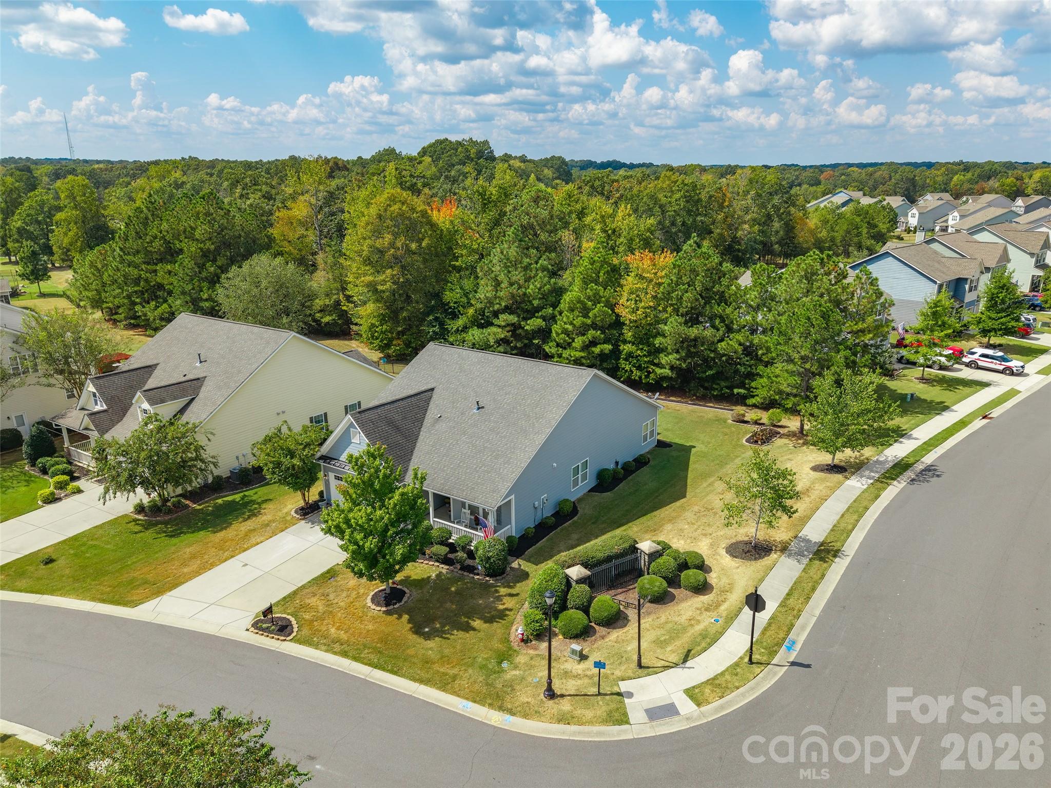 2602 White Pines Court Property Photo 4