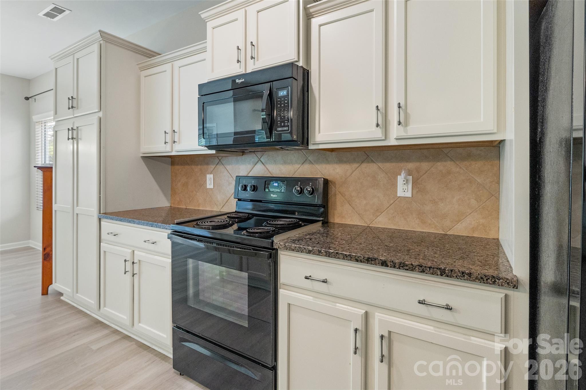 2602 White Pines Court Property Photo 17