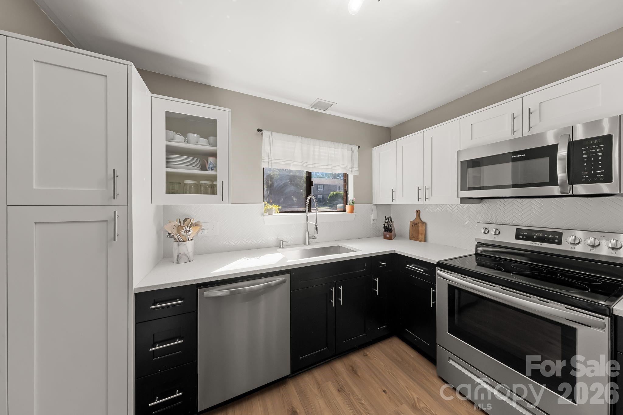 3284 Heathstead Place I Property Photo 1