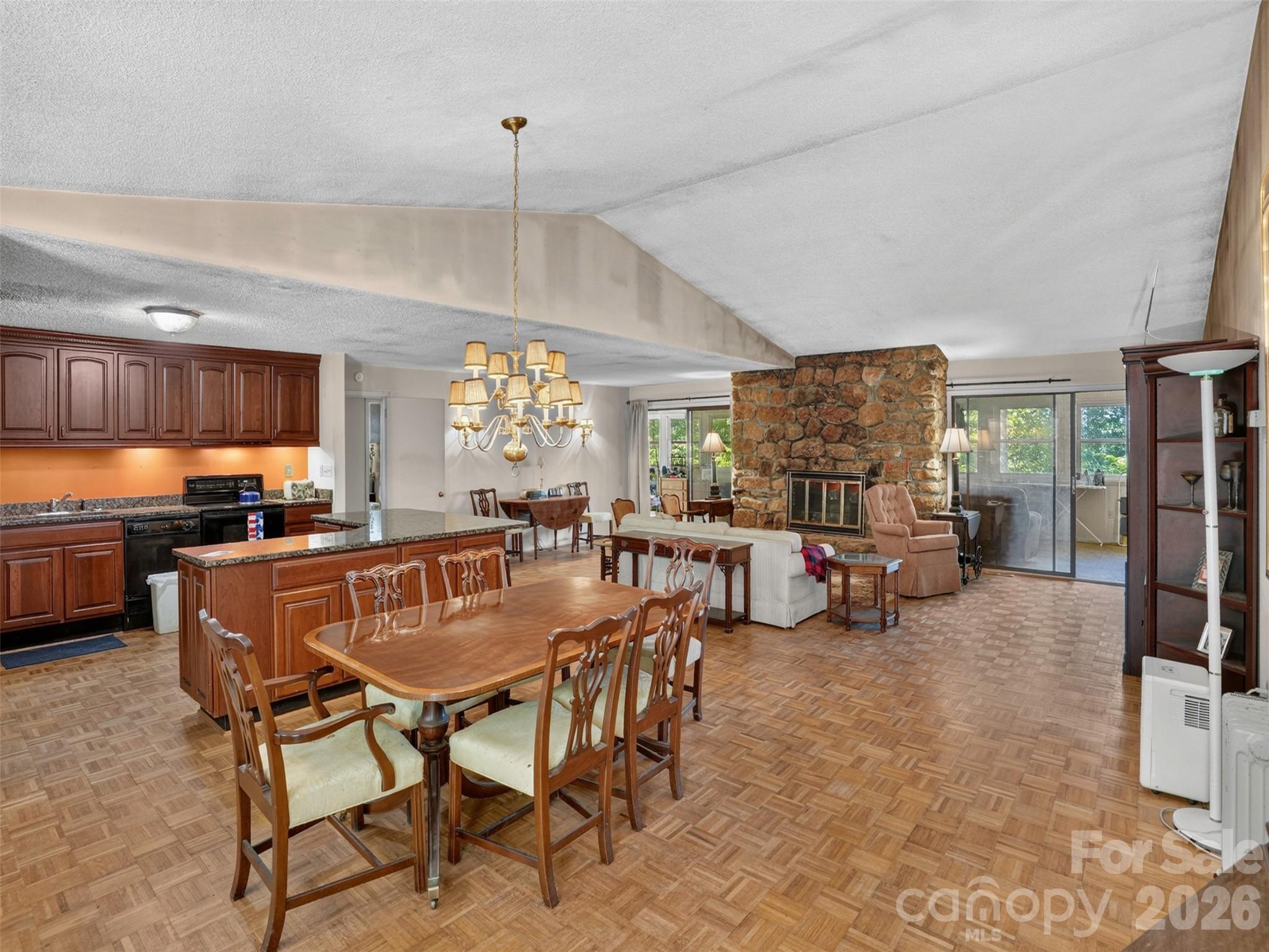 484 Briar Patch Lane Property Photo 3