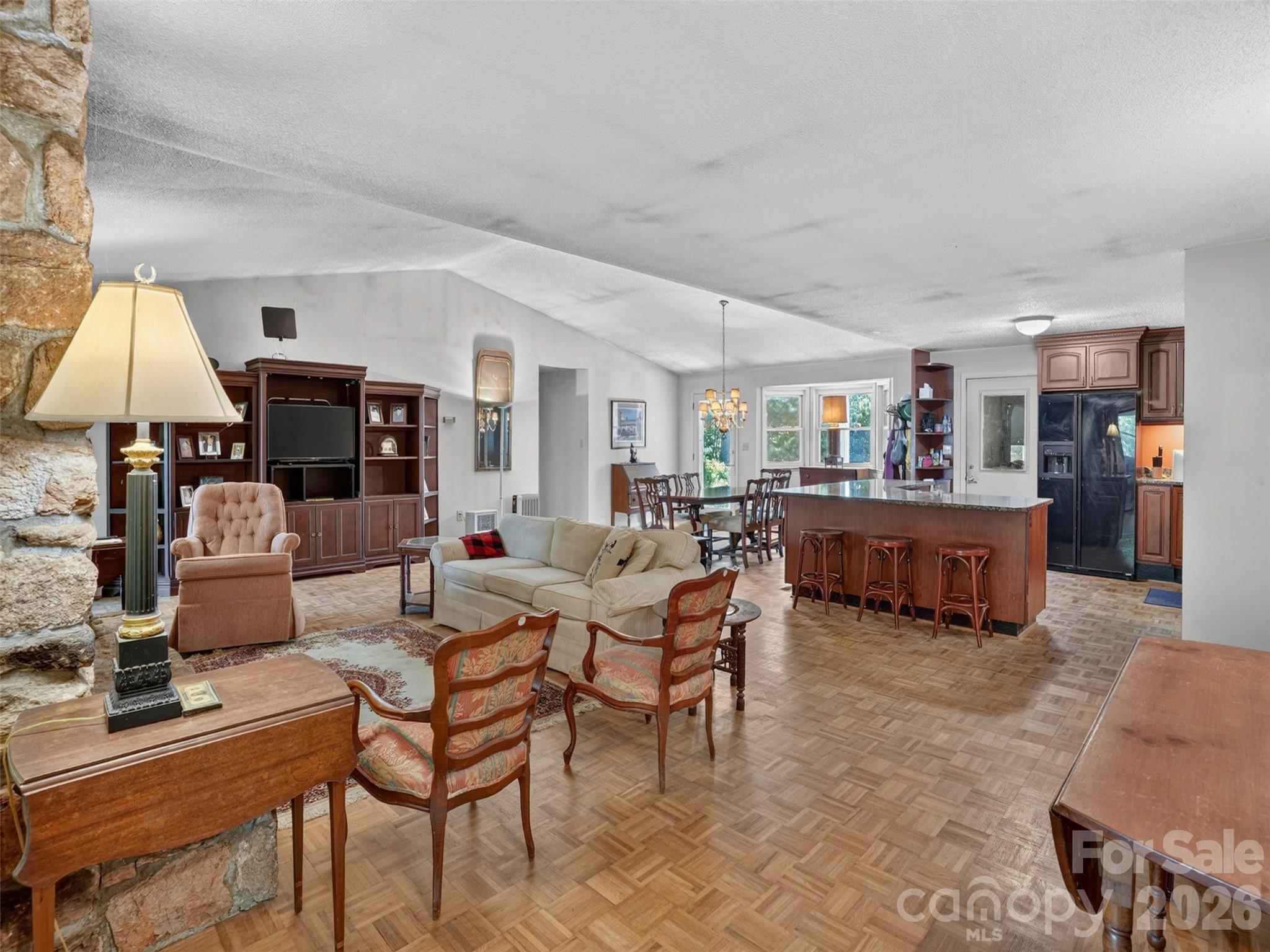 484 Briar Patch Lane Property Photo 7