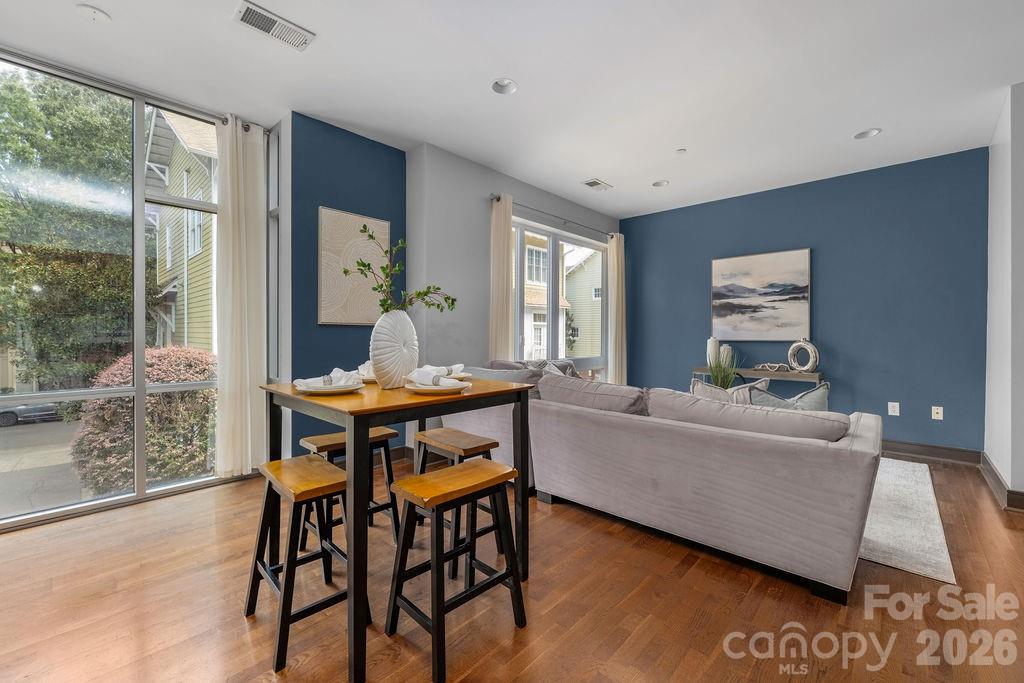 300 Magnolia Avenue 101 Property Photo 5