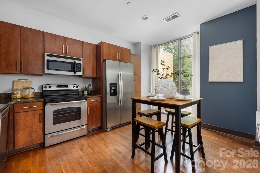 300 Magnolia Avenue 101 Property Photo 7