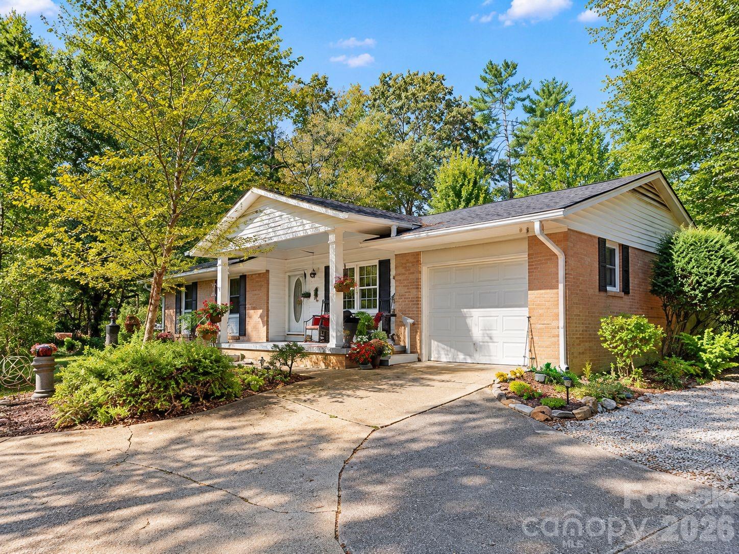 51 Parkview Drive Property Photo 1