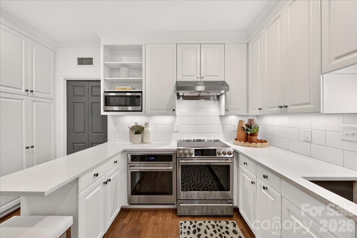 906 Cherokee Road Property Photo 12