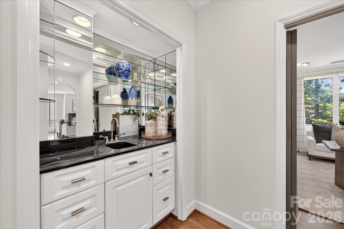 906 Cherokee Road Property Photo 18