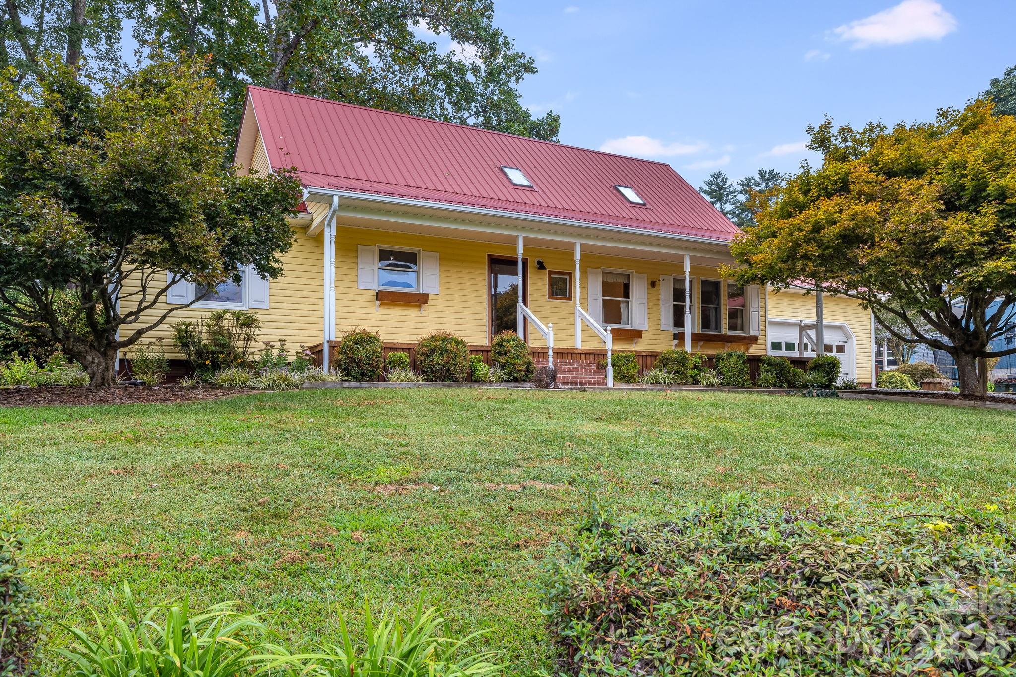 53 Armstrong Road Property Photo 1
