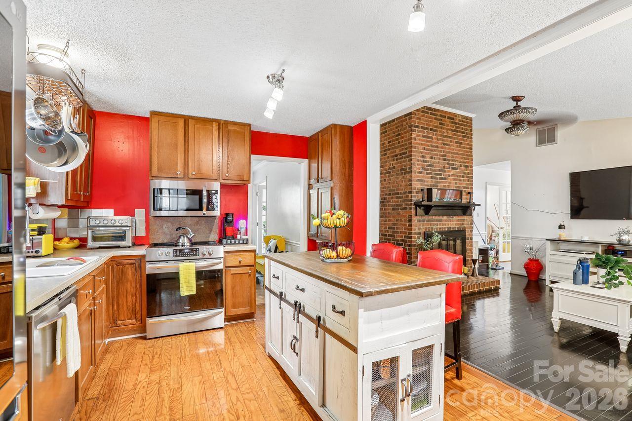 1116 Somersby Lane Property Photo 10