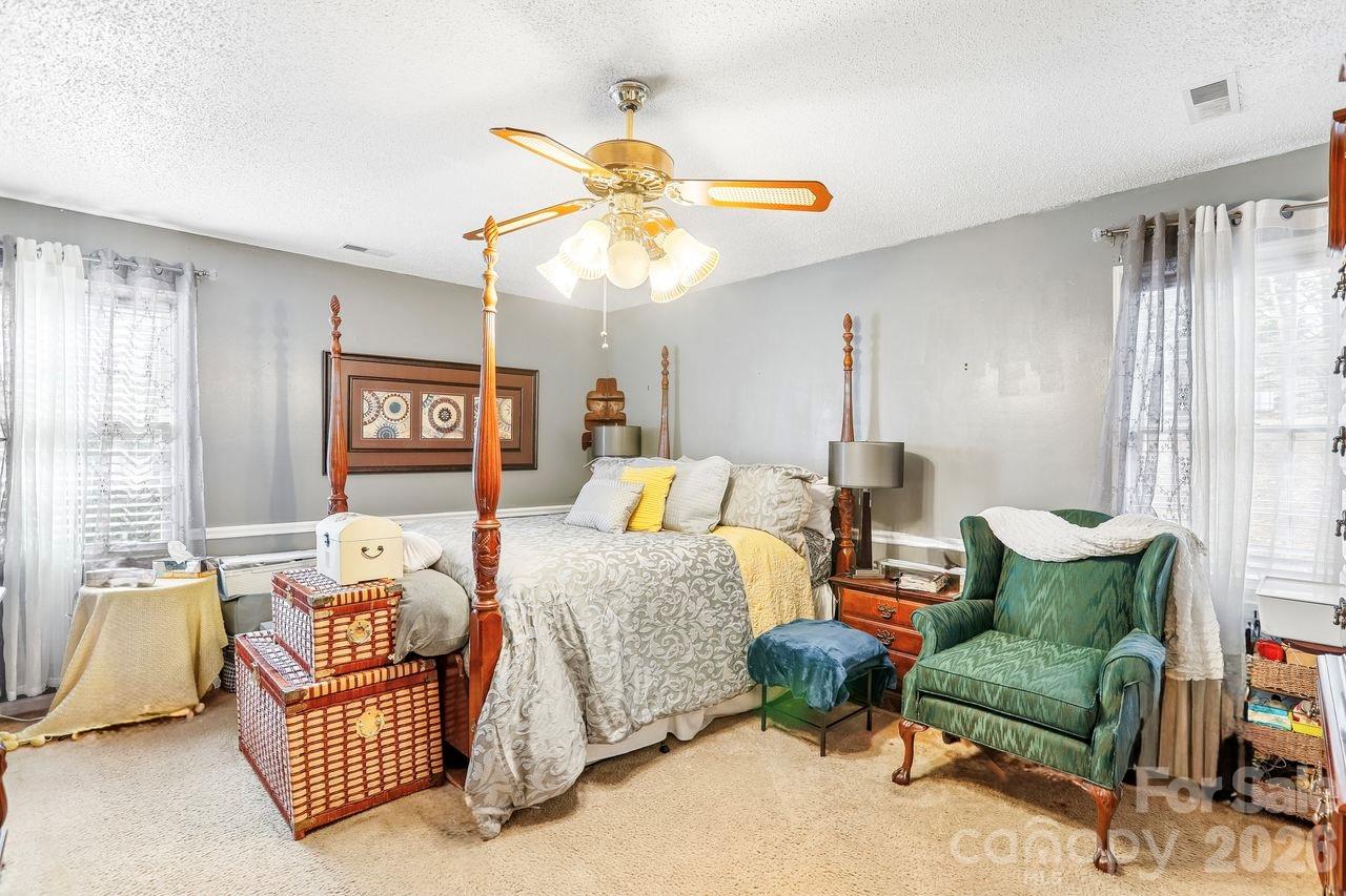 1116 Somersby Lane Property Photo 15