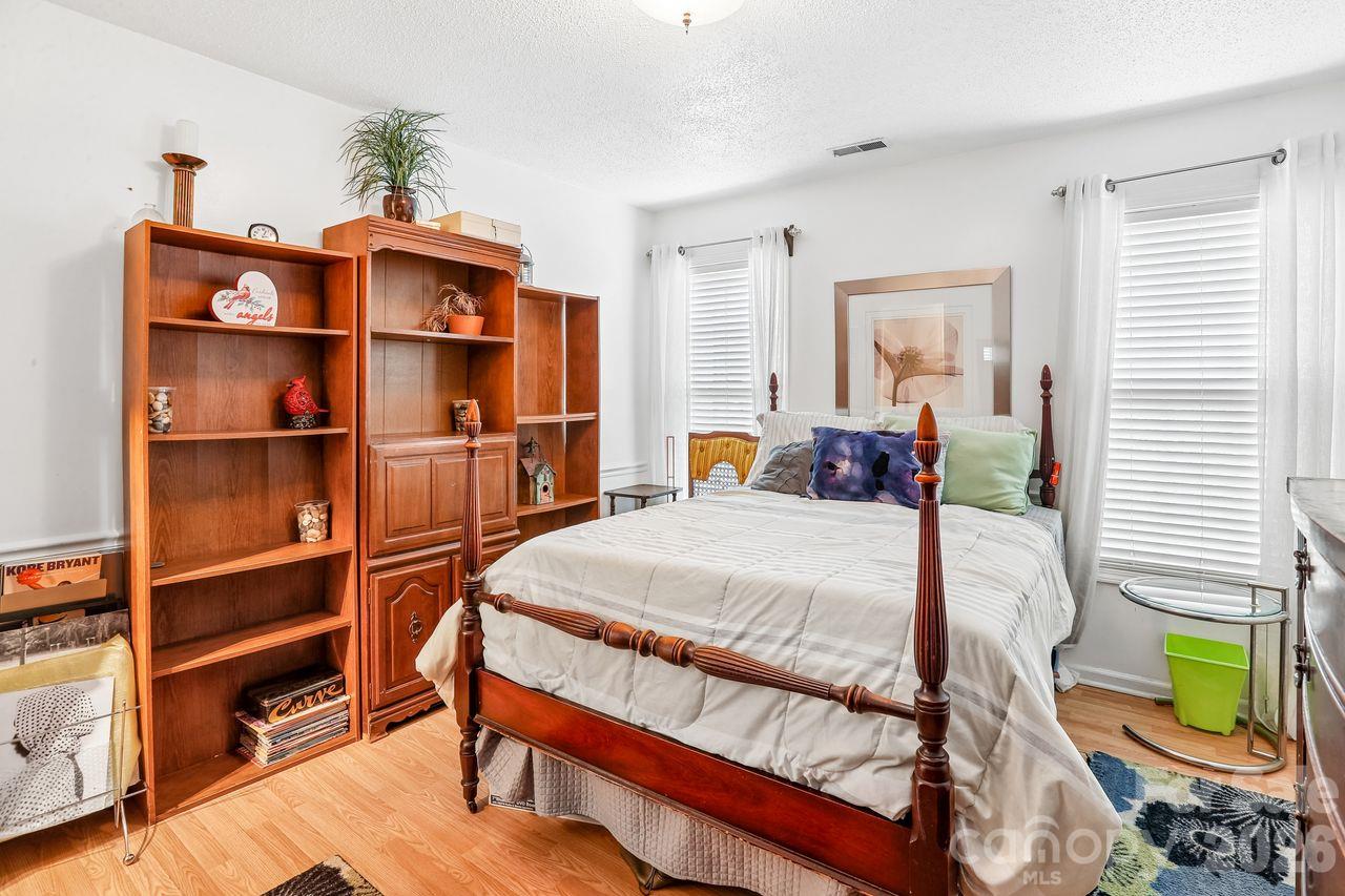 1116 Somersby Lane Property Photo 18