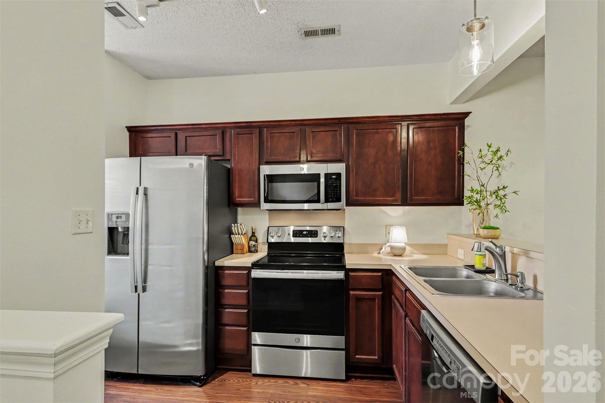 9120 Treyburn Drive Property Photo 2