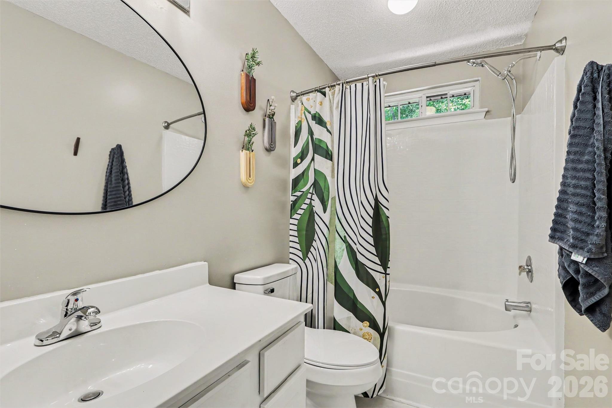 9120 Treyburn Drive Property Photo 10