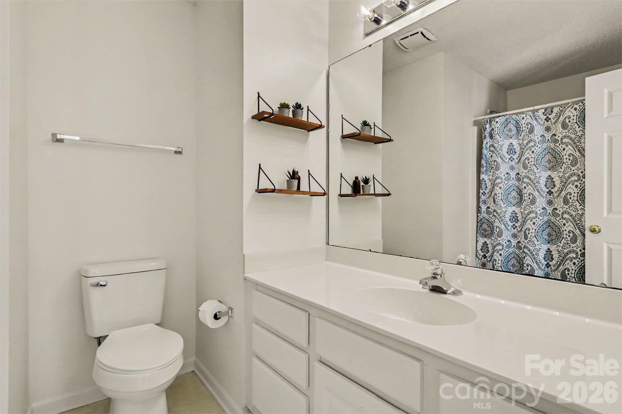 9120 Treyburn Drive Property Photo 12