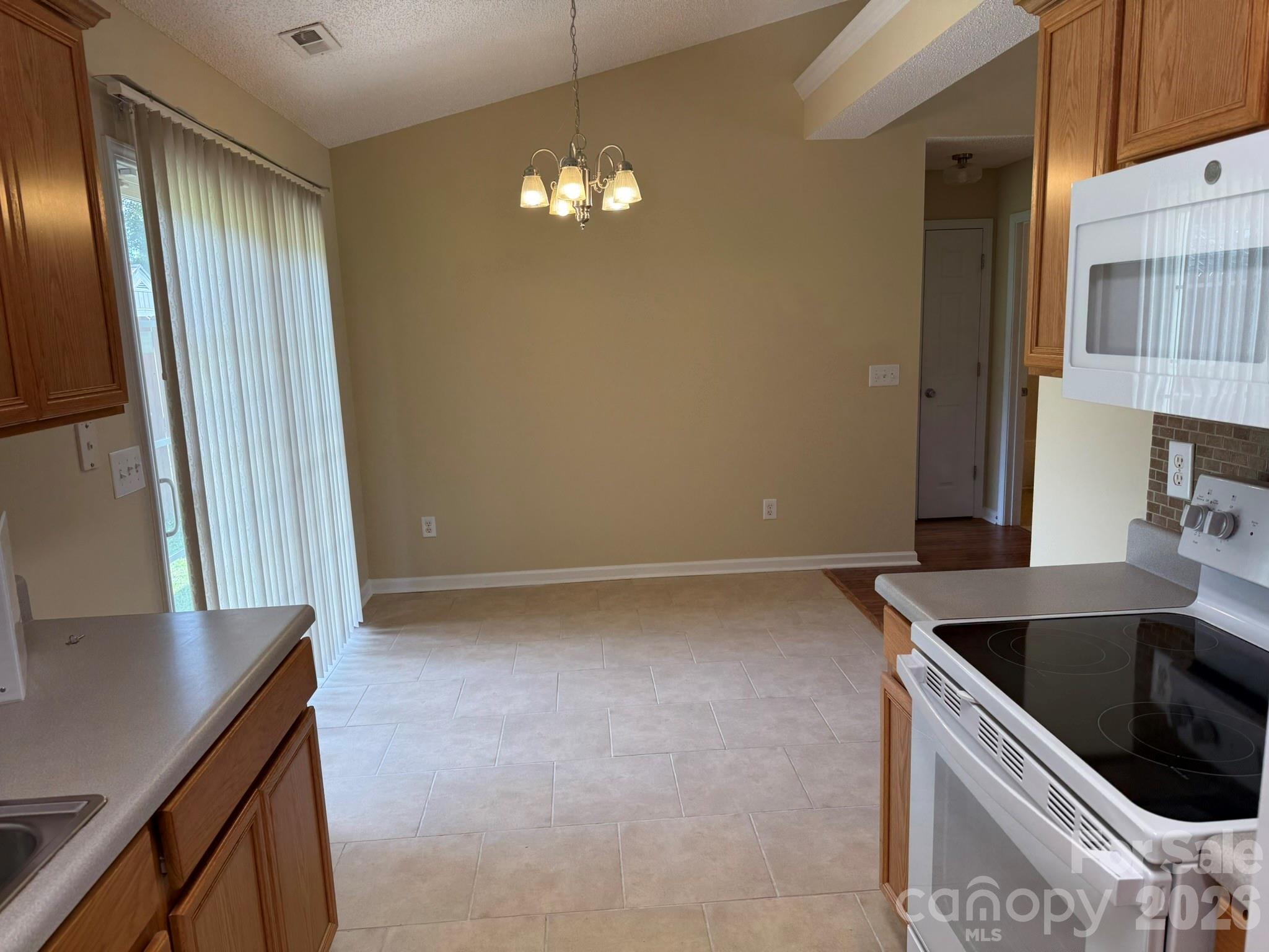 1250 Camellia Court 5b Property Photo 11