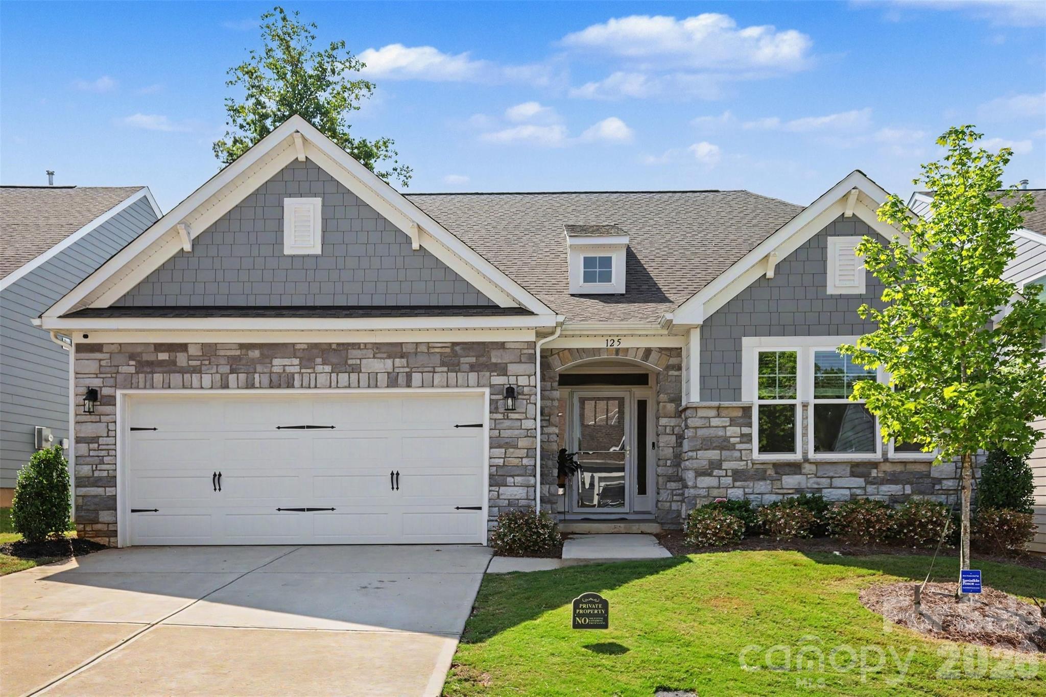 125 S Dunlavin Way Property Photo 1