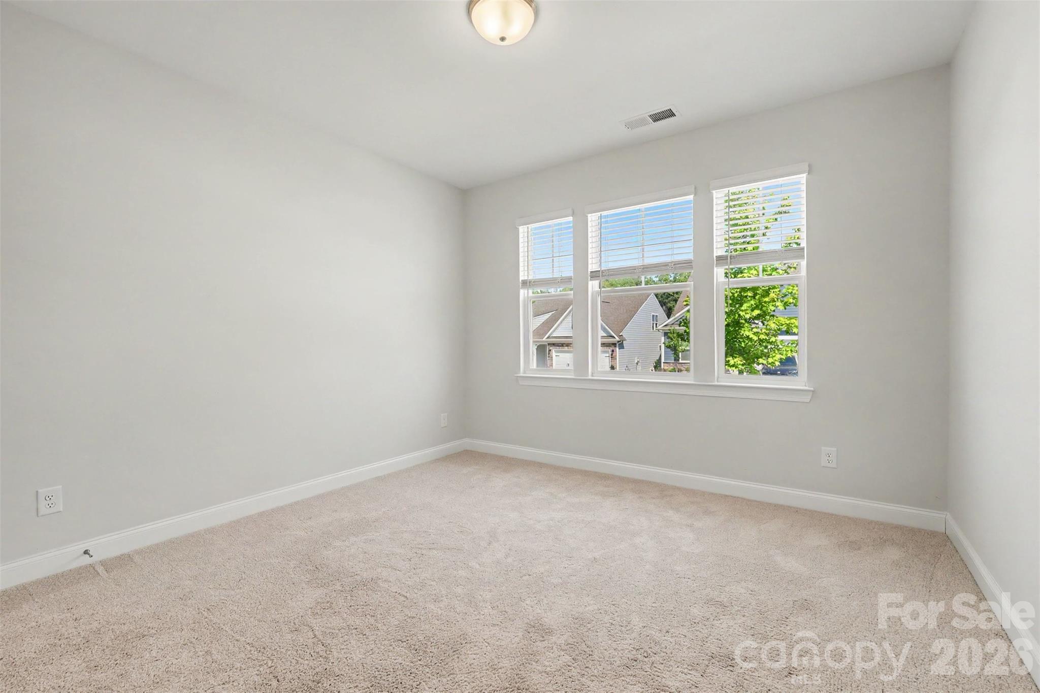 125 S Dunlavin Way Property Photo 22