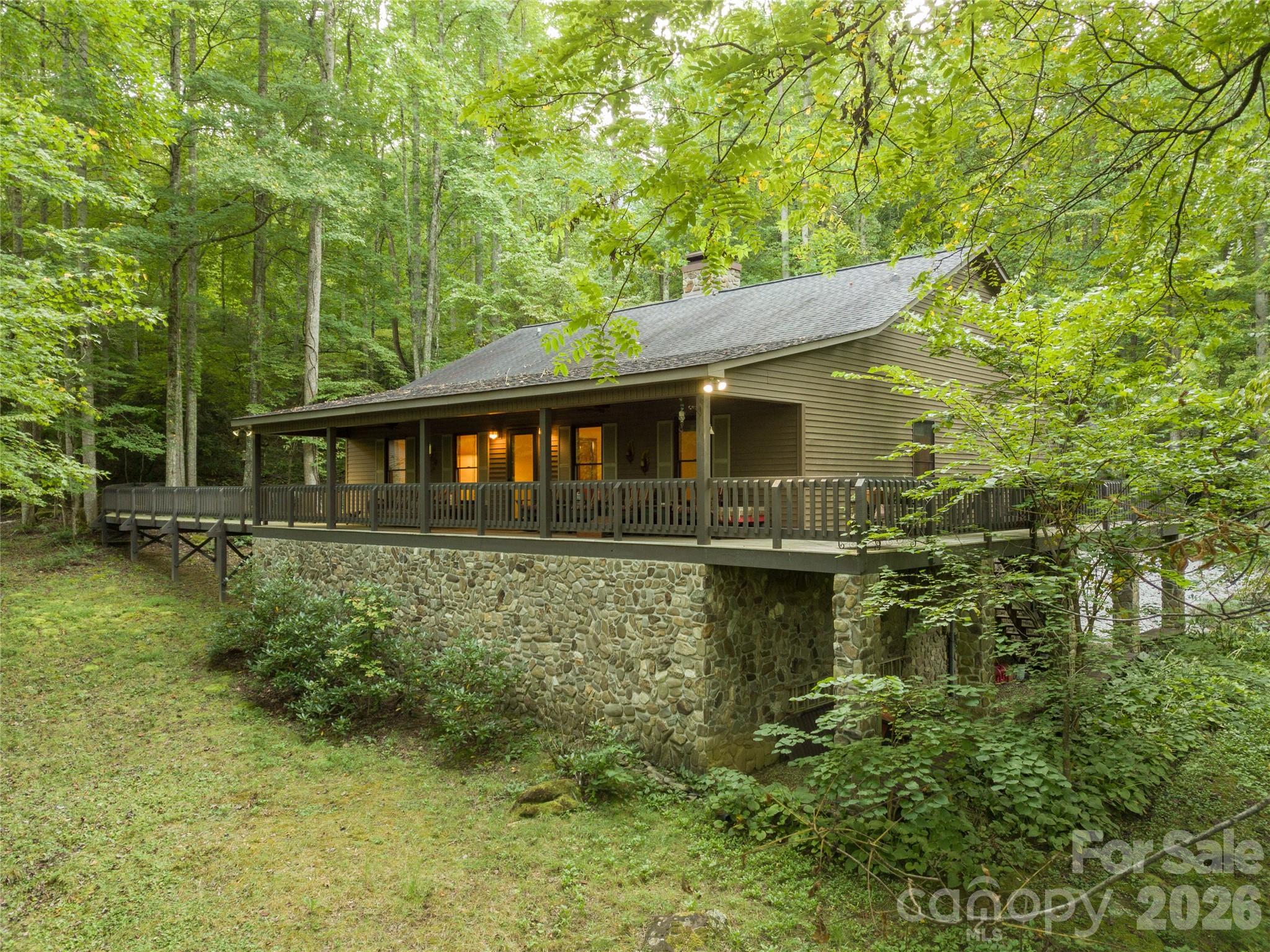 1221 Sam Cove Property Photo 1