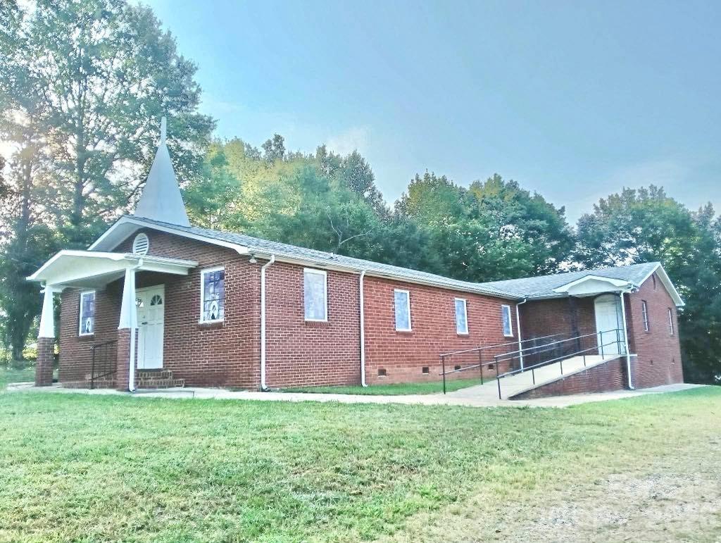1205 Masonic Drive Property Photo 1