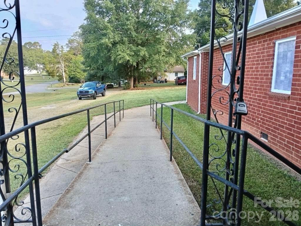 1205 Masonic Drive Property Photo 2