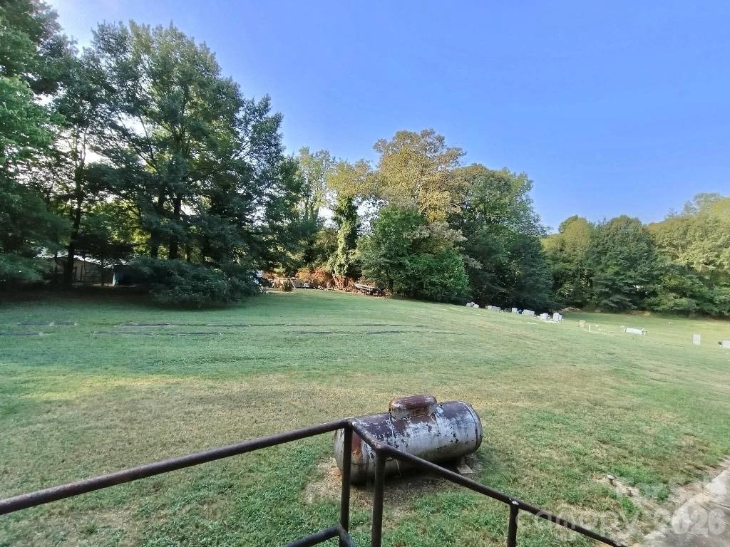 1205 Masonic Drive Property Photo 4