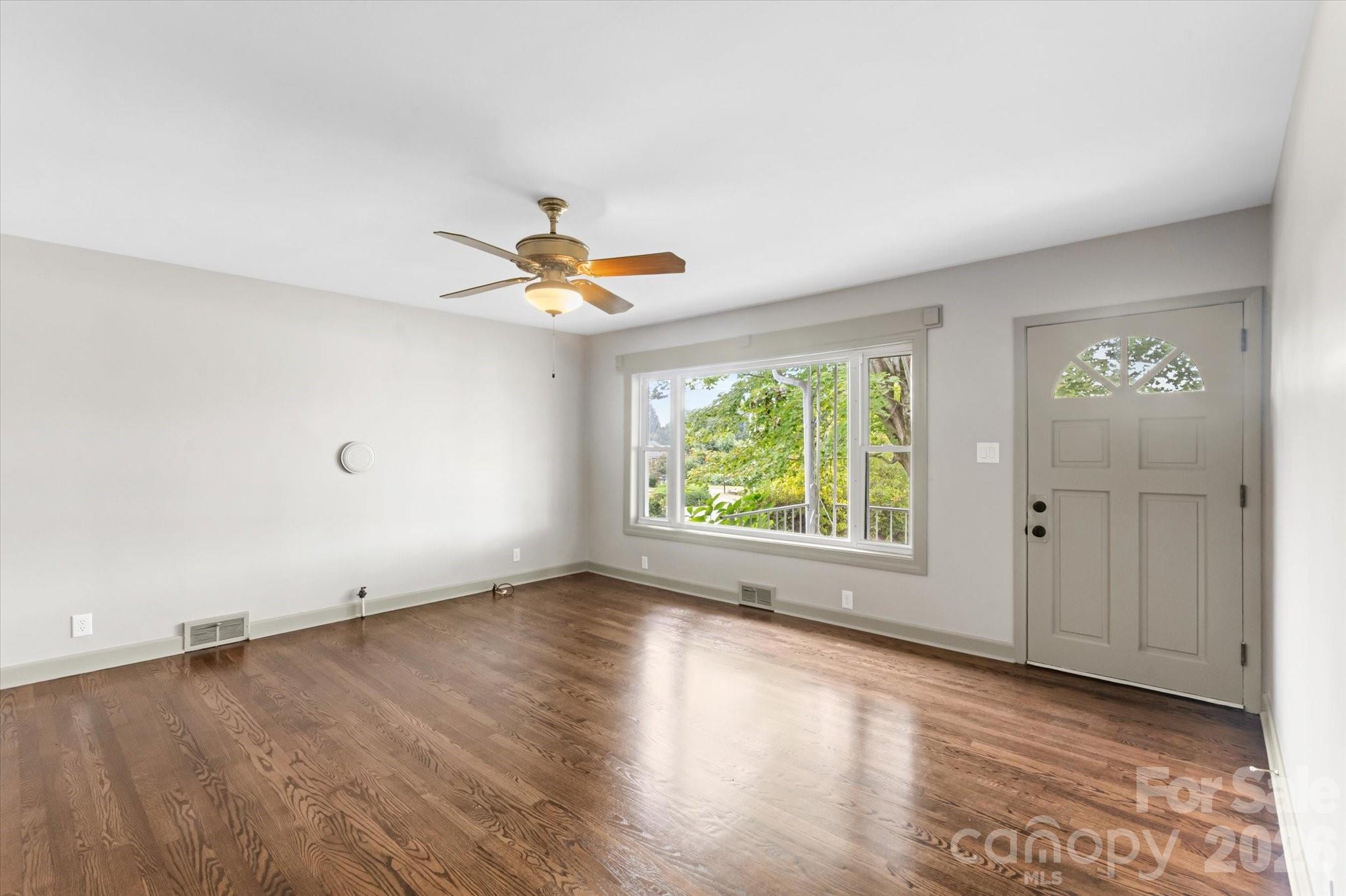 22 Madrid Lane Property Photo 4