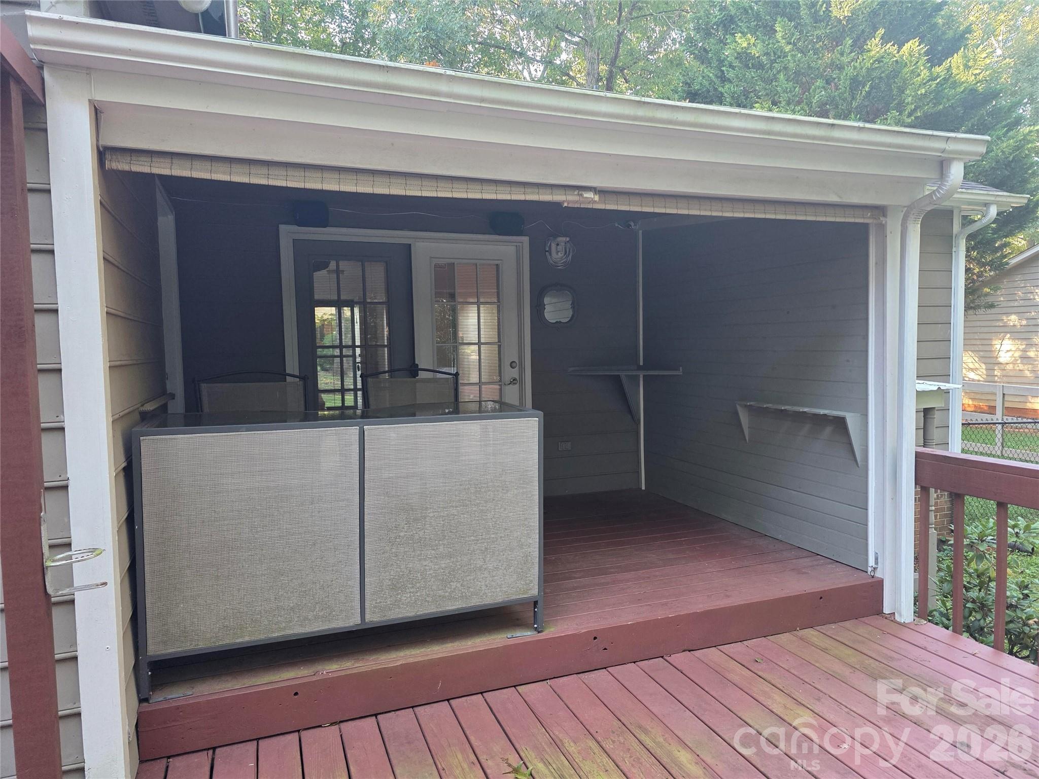 1190 Landsdowne Drive Property Photo 6
