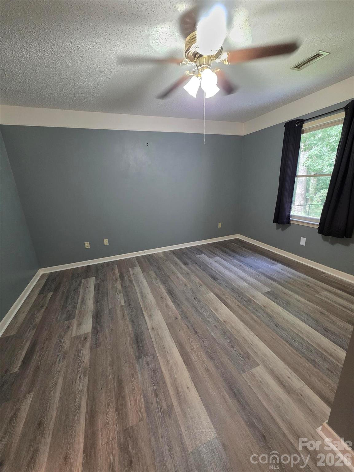 1190 Landsdowne Drive Property Photo 10