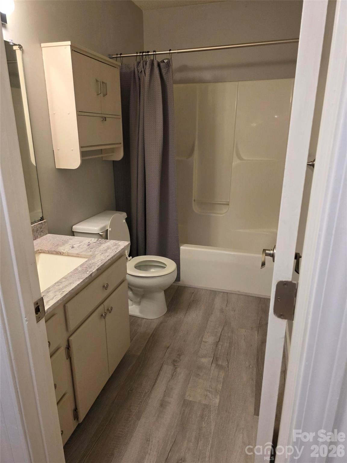 1190 Landsdowne Drive Property Photo 15